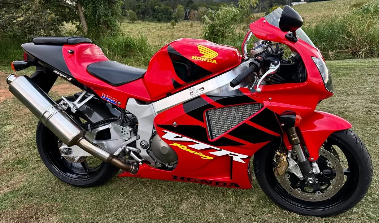 2000 Honda VTR1000 SP1 RC51 spy