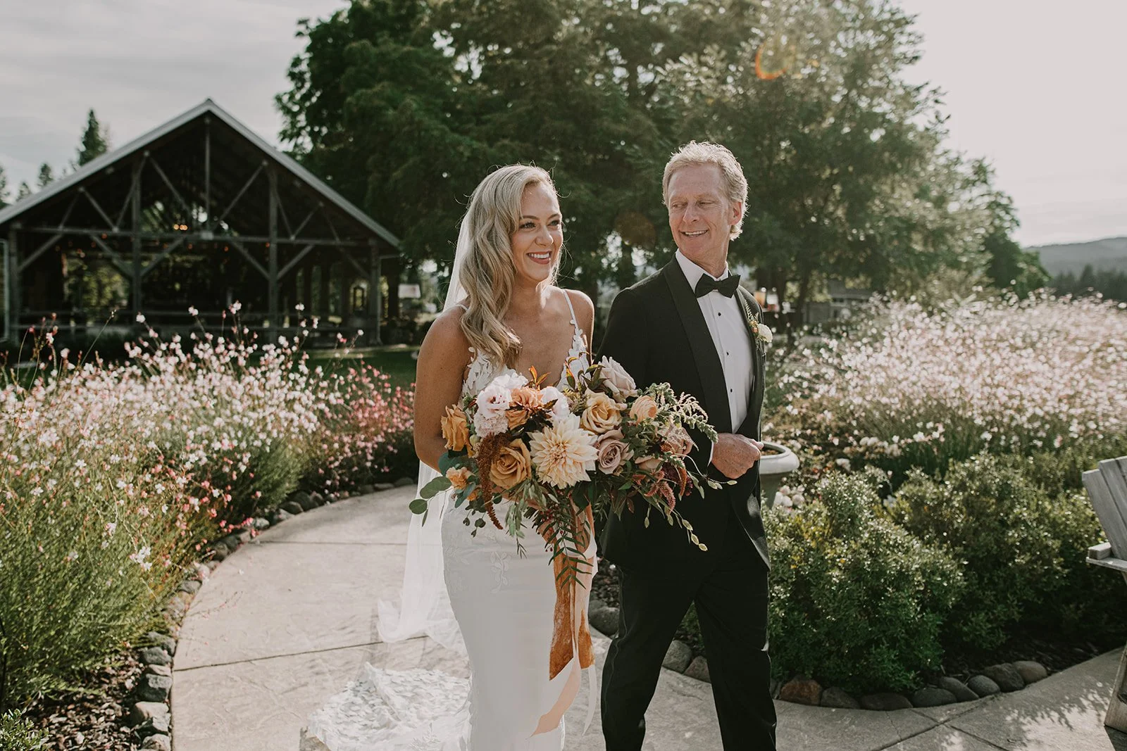 tin+roof+barn+wedding+JenJonesWeddings-441.jpg