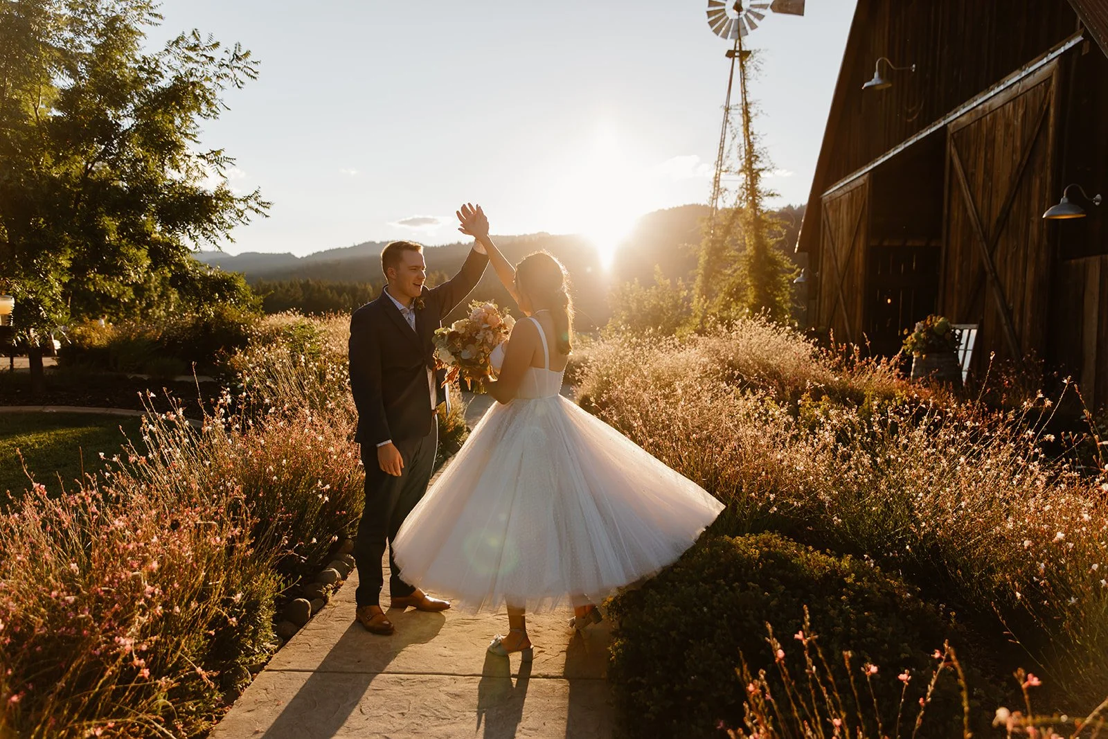 tin+roof+barn+wedding+krystaandnickphotography-529.jpg