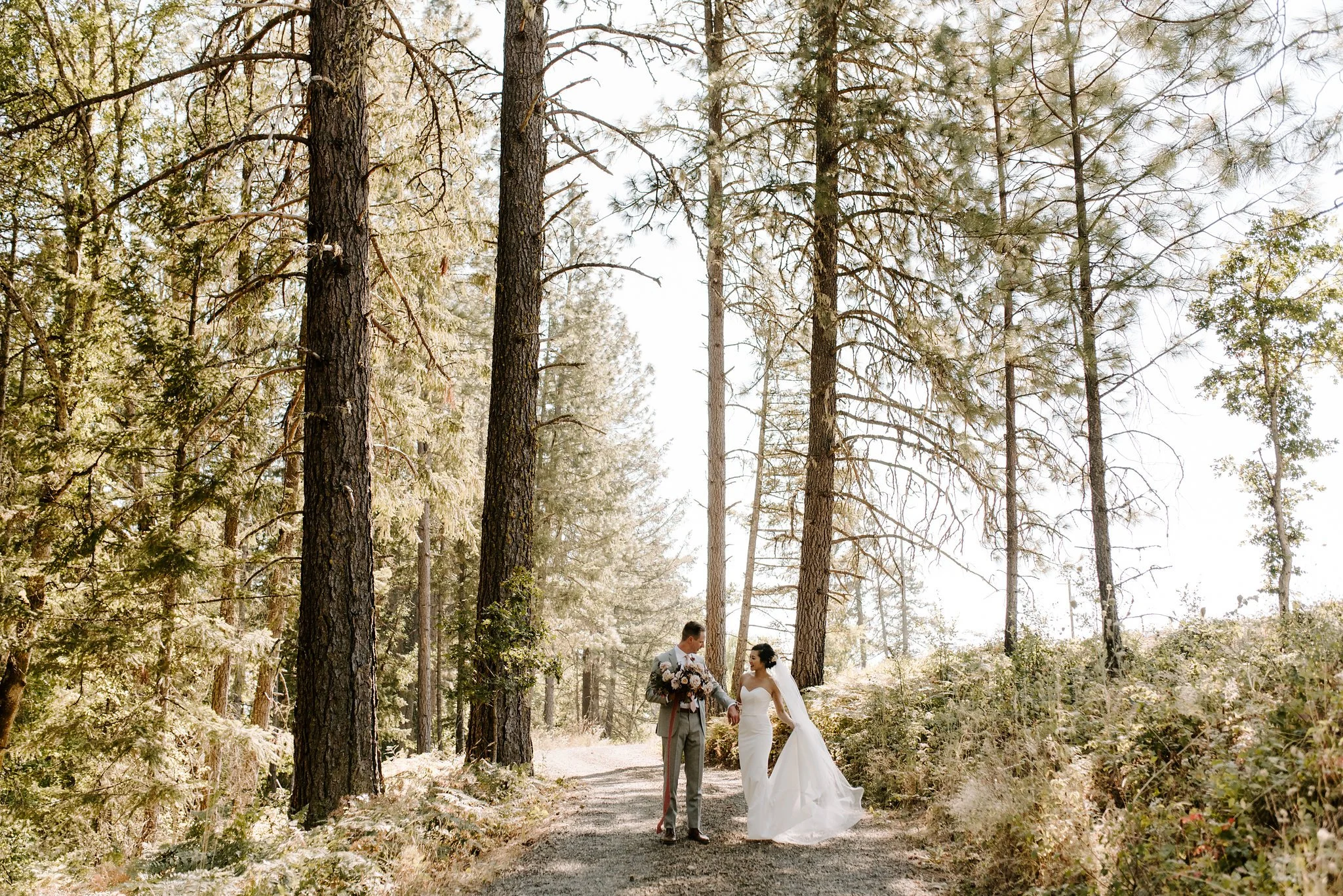tin+roof+barn+wedding+peytonraineyphotography-1027.jpg