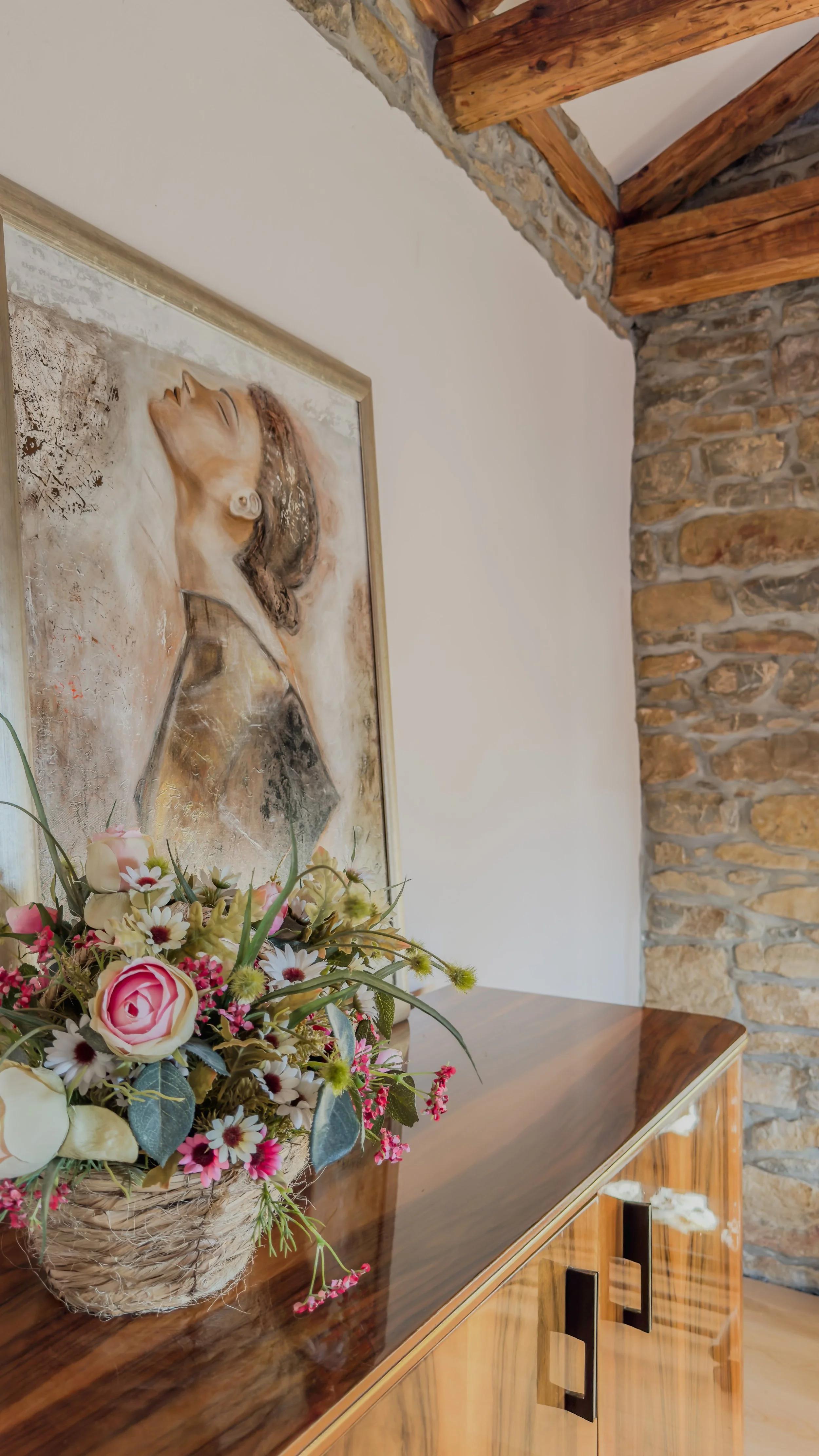 The Stone room gets its name from the original stony wall, renovated and exposed. 