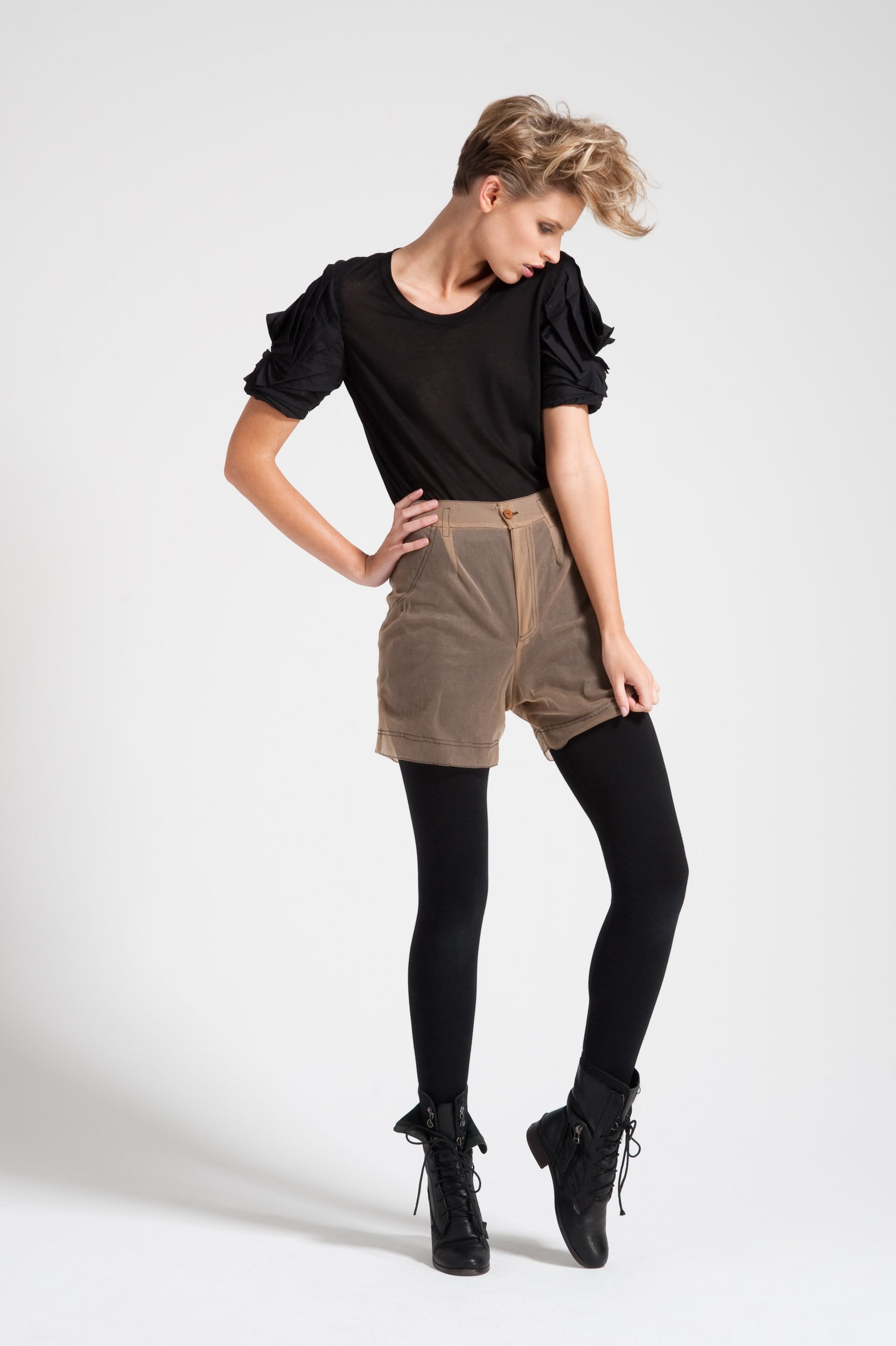 100818_Livia_Arena_Outfit11.jpg