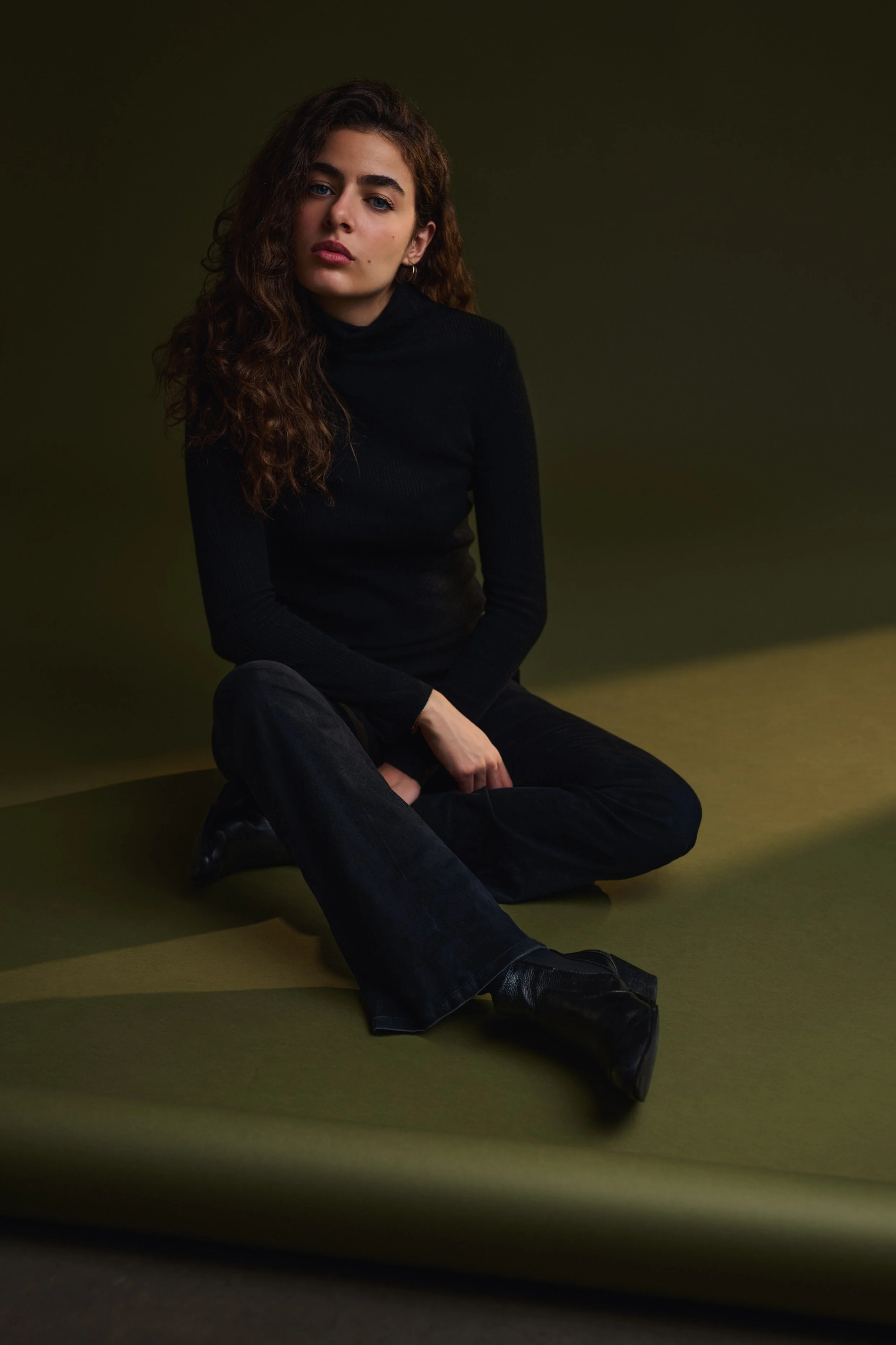 260927_Lavinia_Portraits_Graded-2.jpg