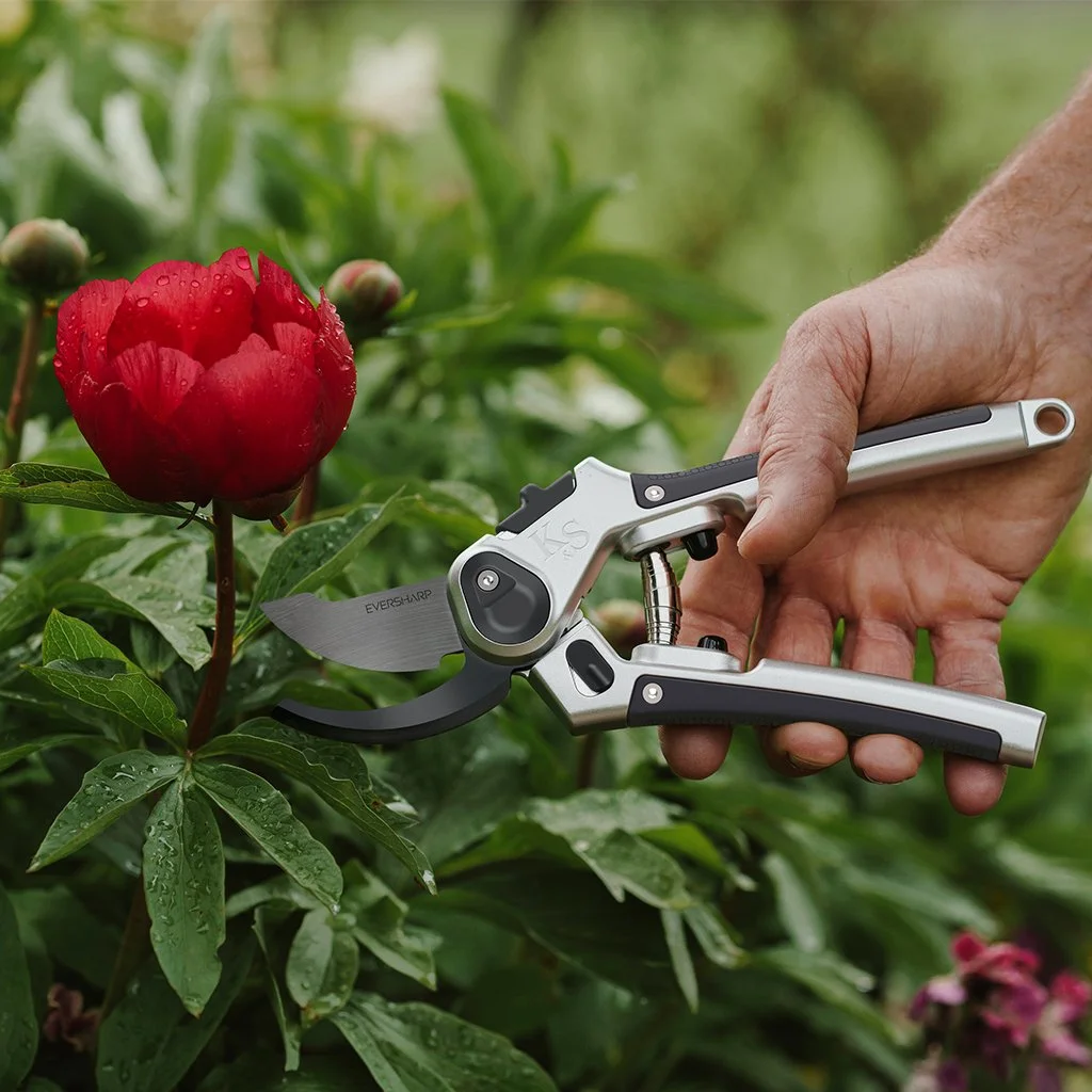 eversharpallpurposesecateurs_kentandstowe_70100536_0030_a_lifestyle.jpg