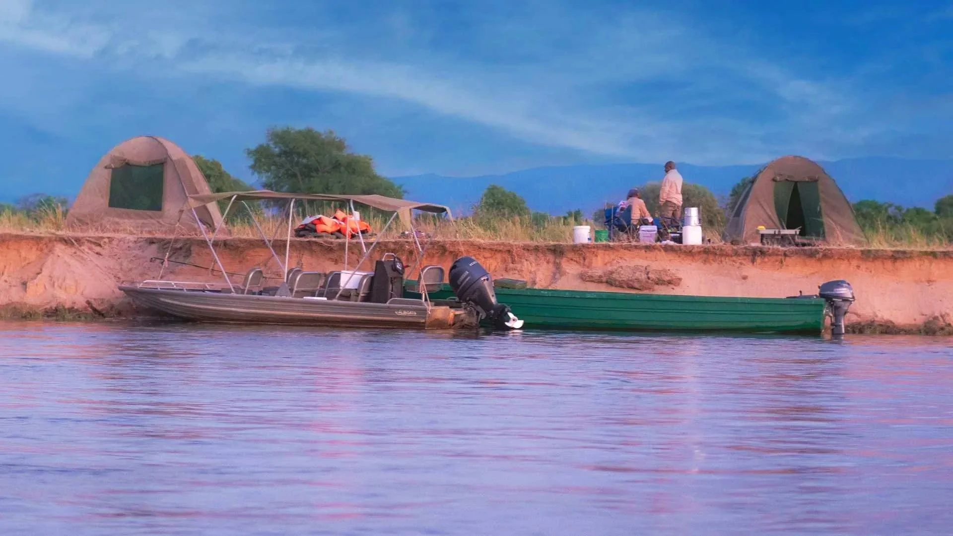 ZAMBIA, CANOE, CAMPING