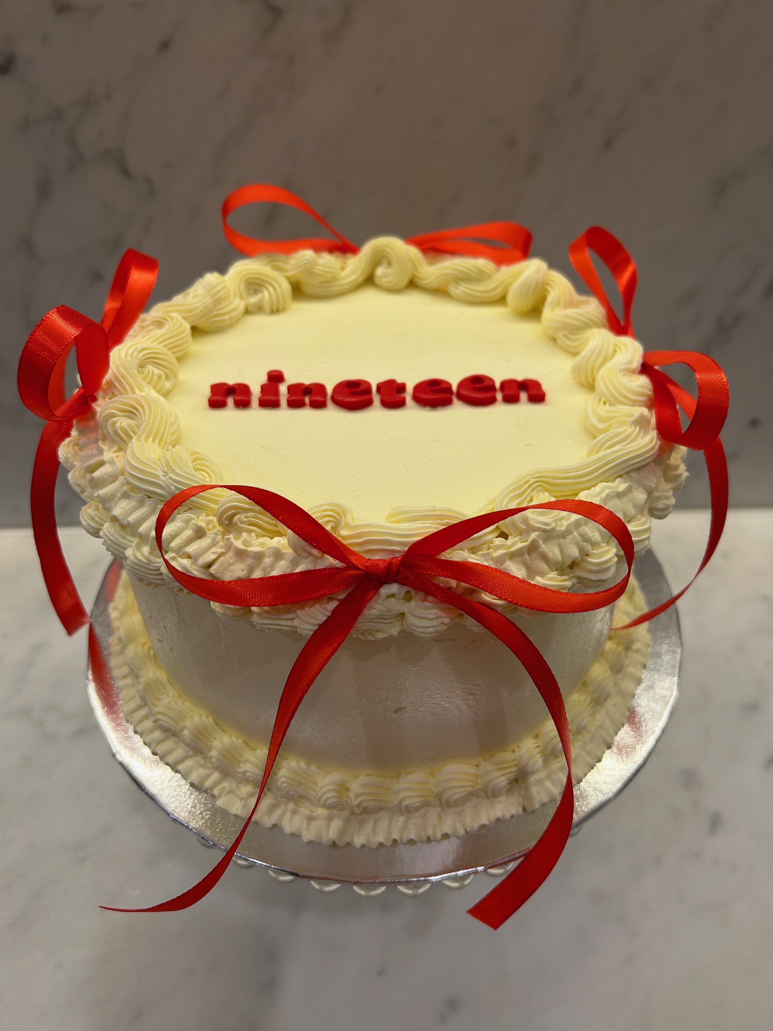 Bows - chocolate cake filled with salted caramel