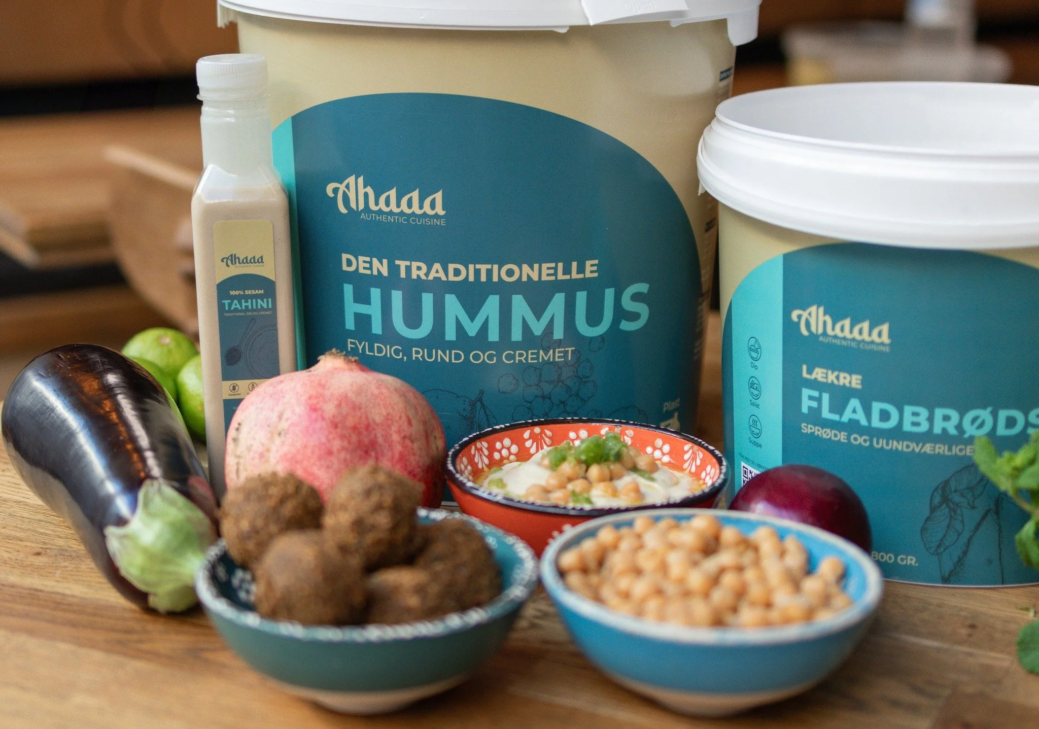 Din guide til en anderledes julefrokost...

Tr&aelig;nger du til at bryde med sild og leverpostej? 

Pr&oslash;v fladbr&oslash;d, baba ganoush og vores prisvindende falafler som en del af din julemenu. Det er ikke bare anderledes..det er Ahaaa. 

En 