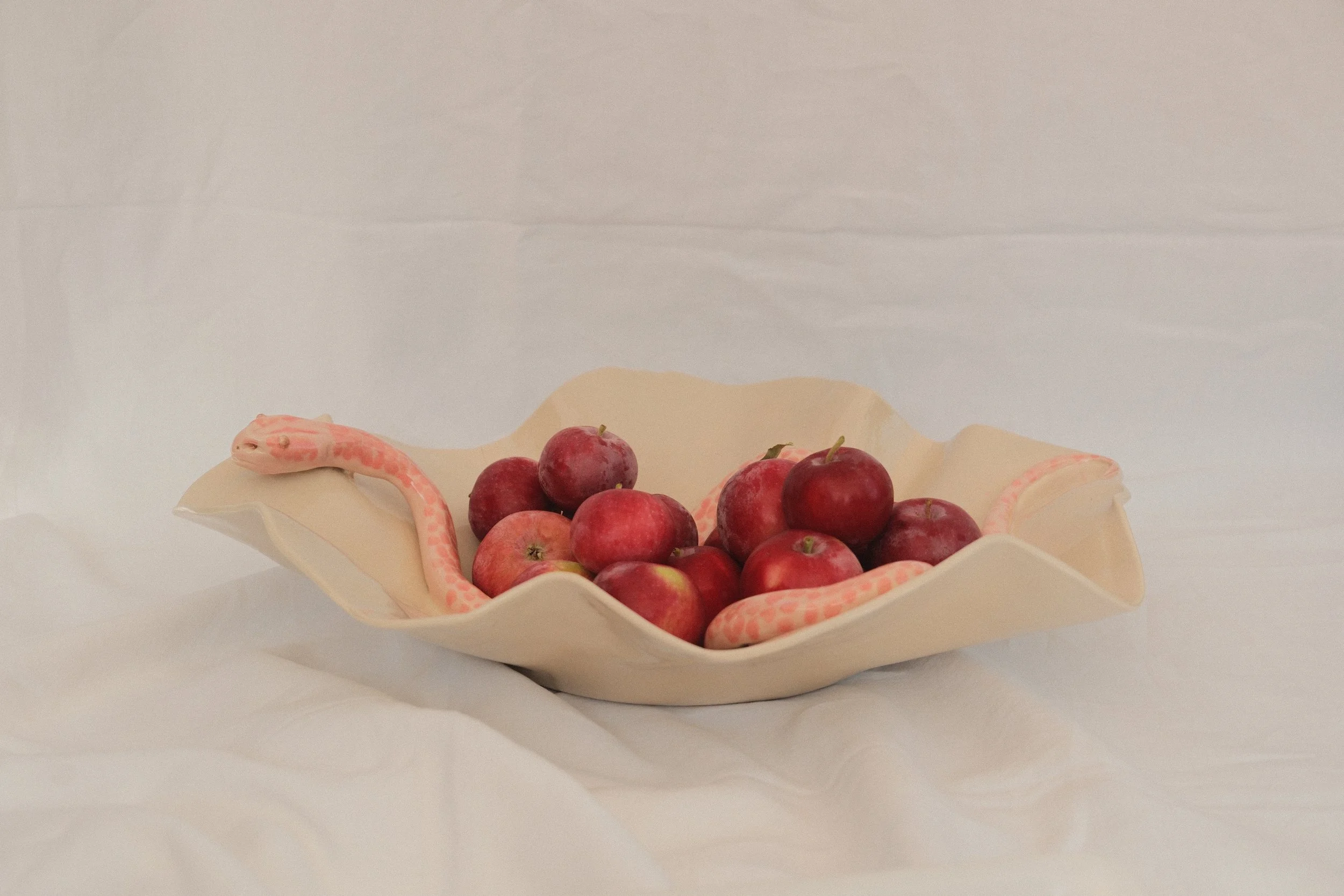 "Who stole my apples?", 2025 