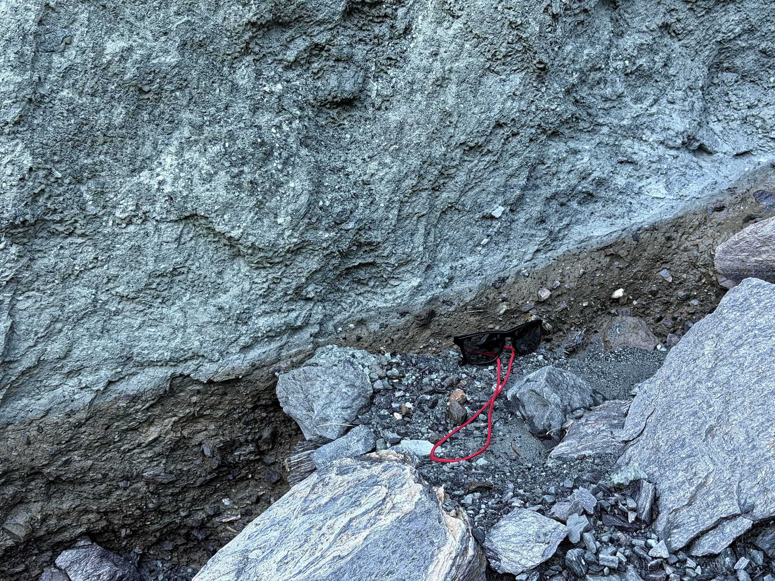 Alpine Fault at Gaunt Creek - schist and fault gouge in the overriding Pacific Plate thrust over ~3000 year-old river gravels on the Australian Plate