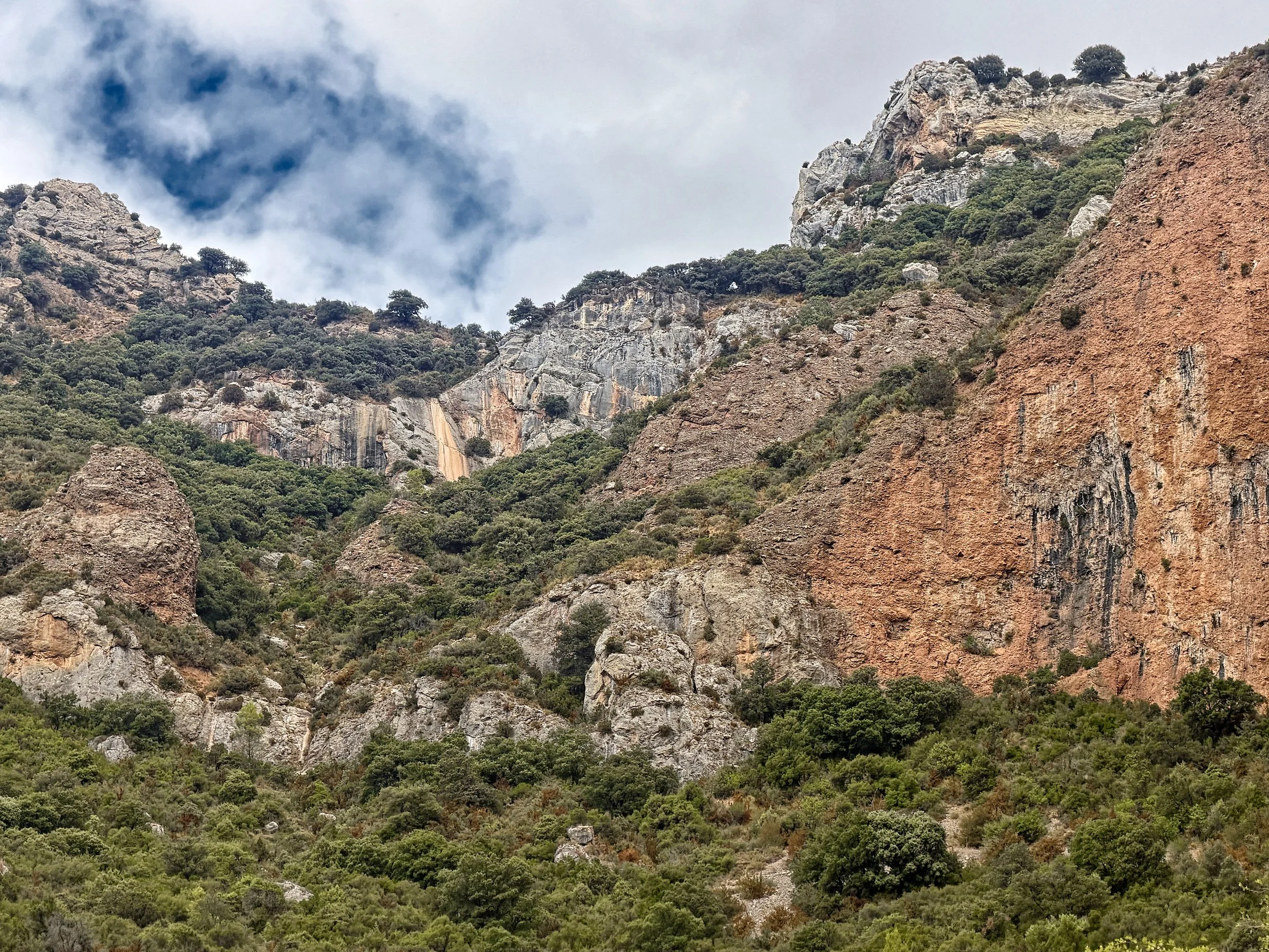 Mesozoic and Paleocene limestones throust over Miocene alluvial fan conglomerates, Riglos, Zaragoza