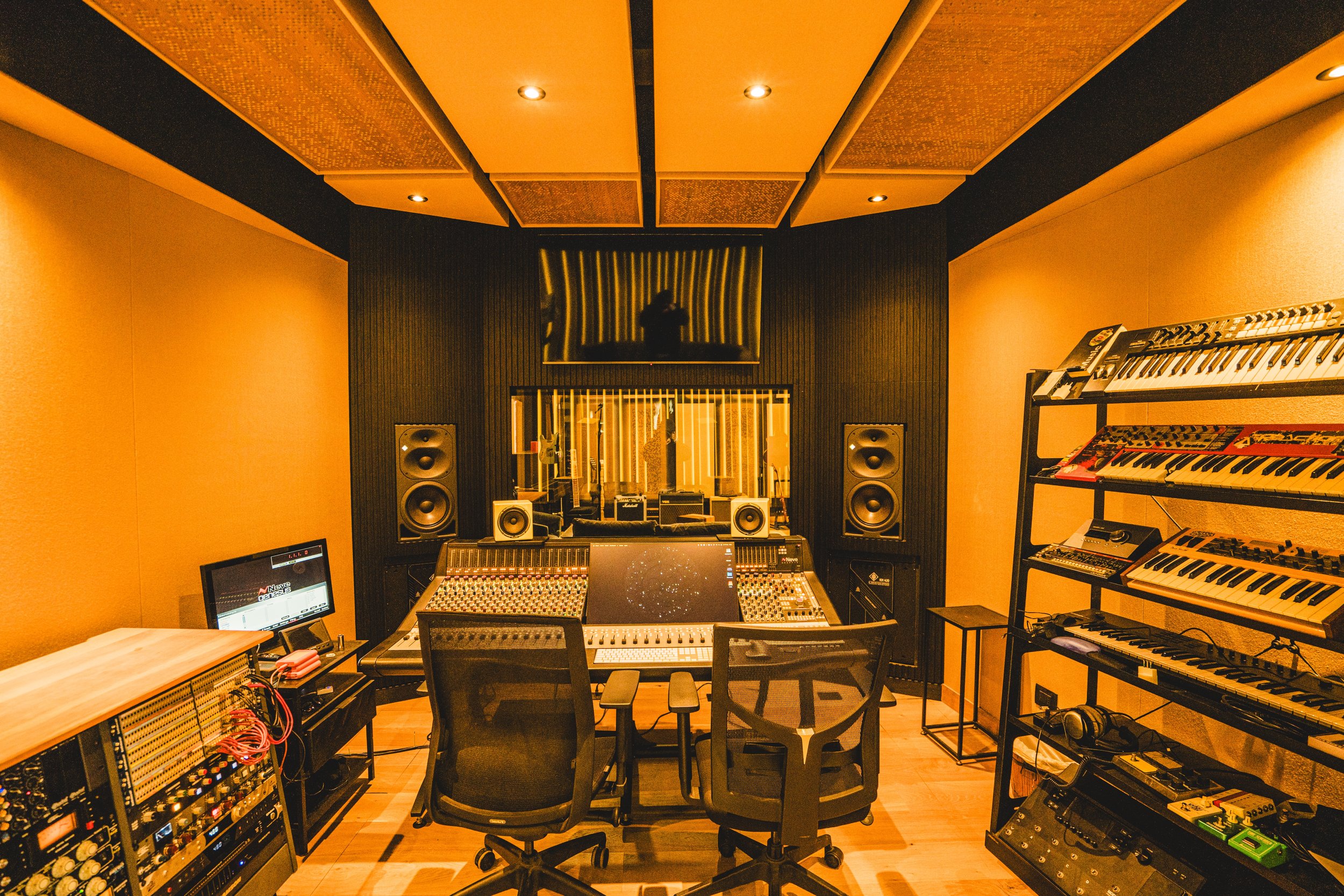 Control Room 1.jpg