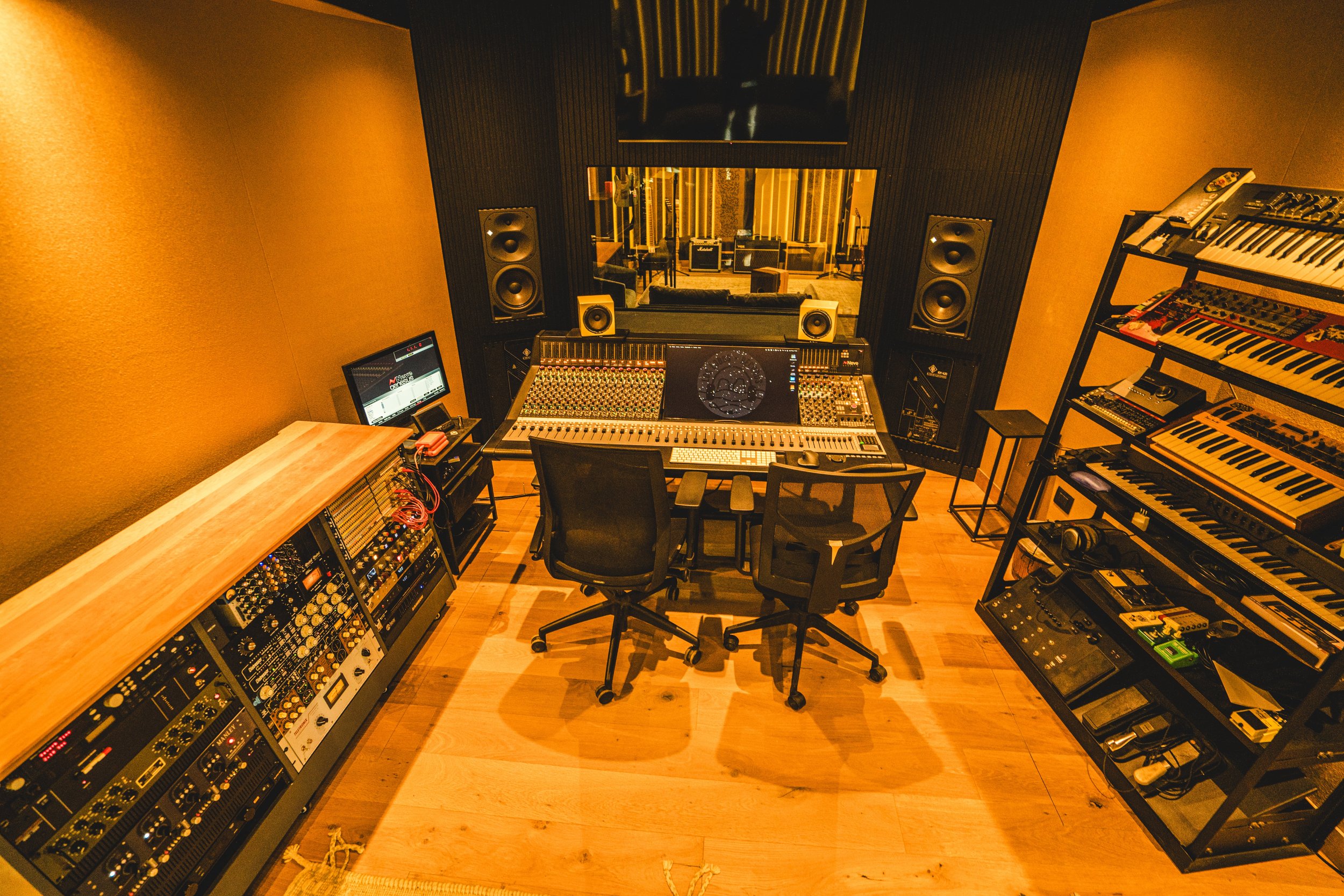 Control Room 2.jpg