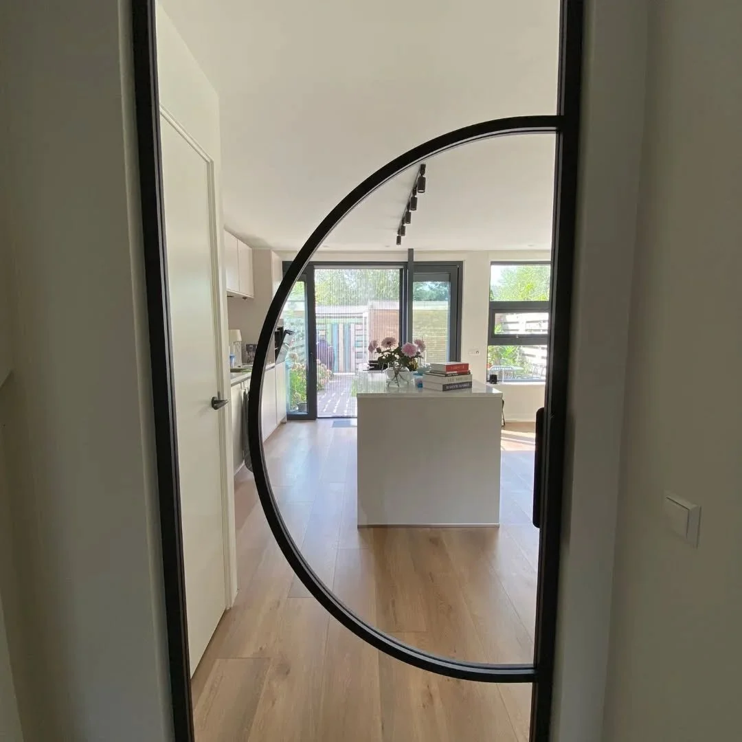 Prachtige taatsdeur geplaatst, hier te zien inclusief de werkzaamheden die vooraf gingen aan de plaatsing!