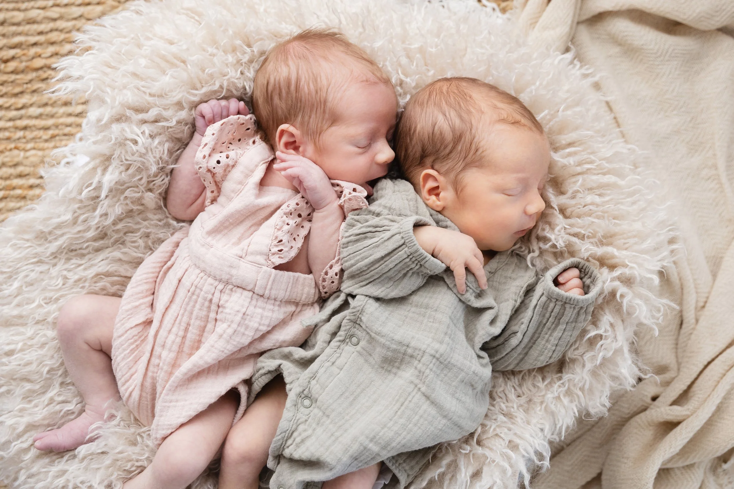 Kaksosten vauvakuvaus studiossa | Jenni Laaksonen, Loimaa