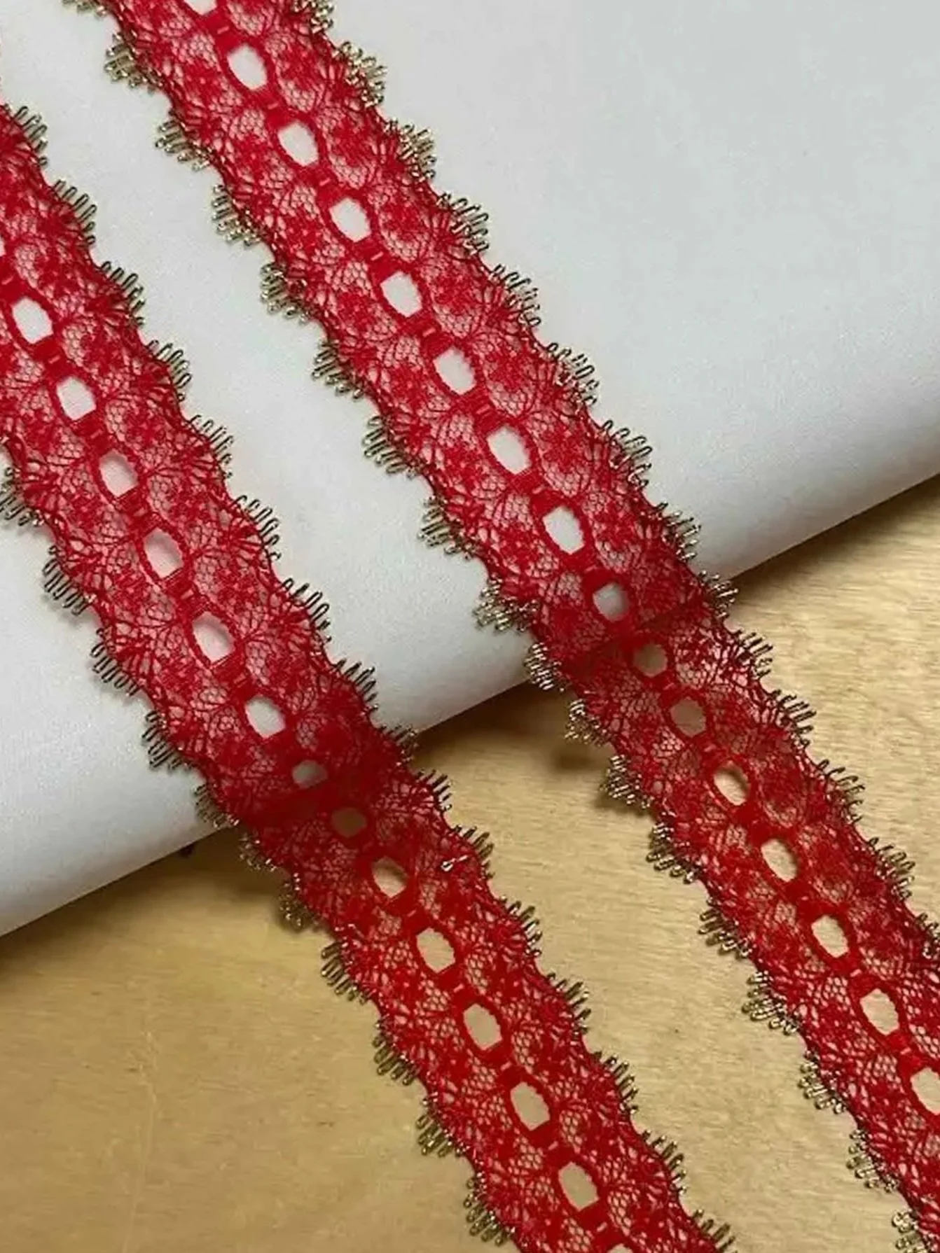 Red Lace 3cm Trim