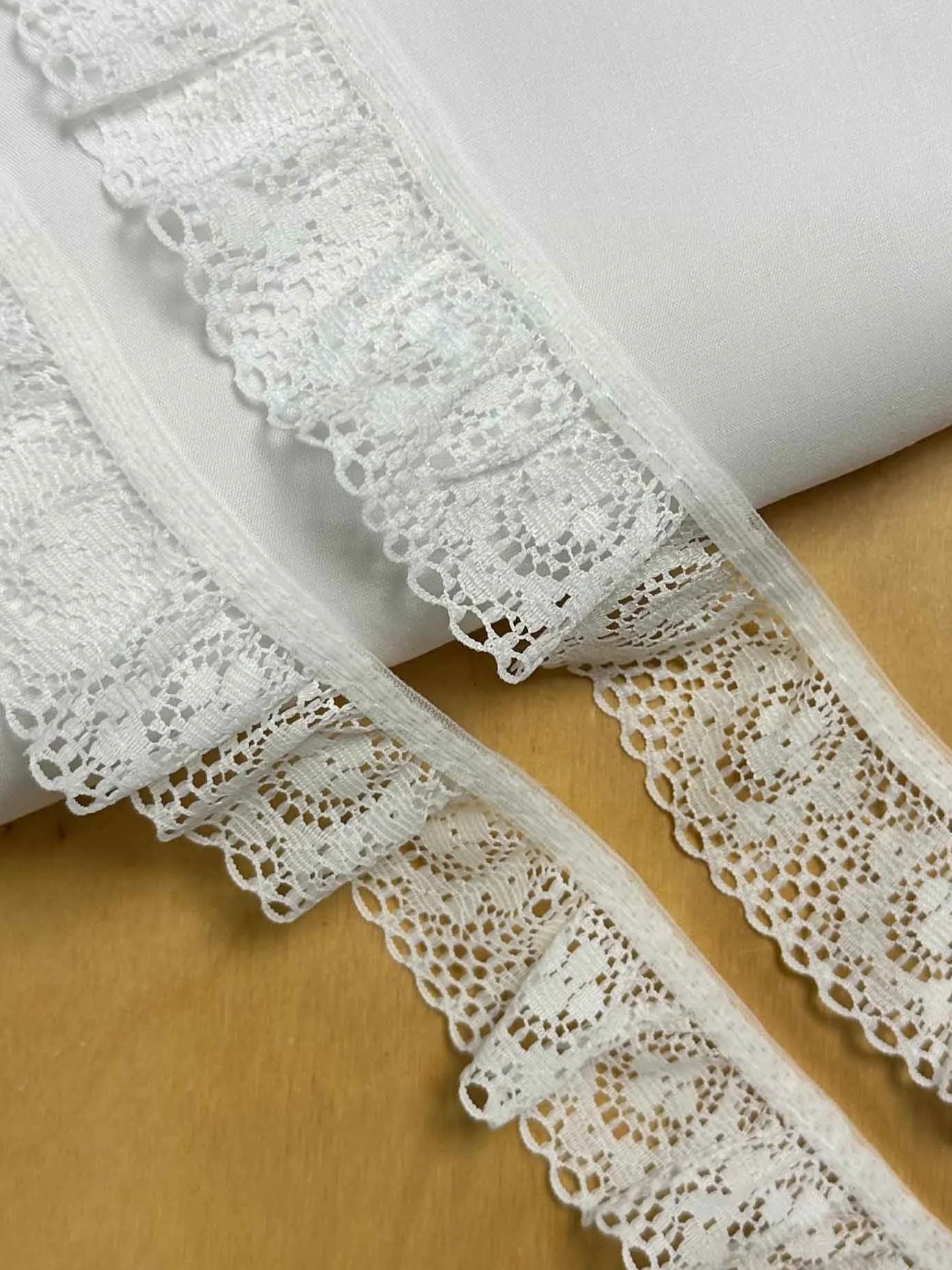 White gathered Lace 4cm Trim