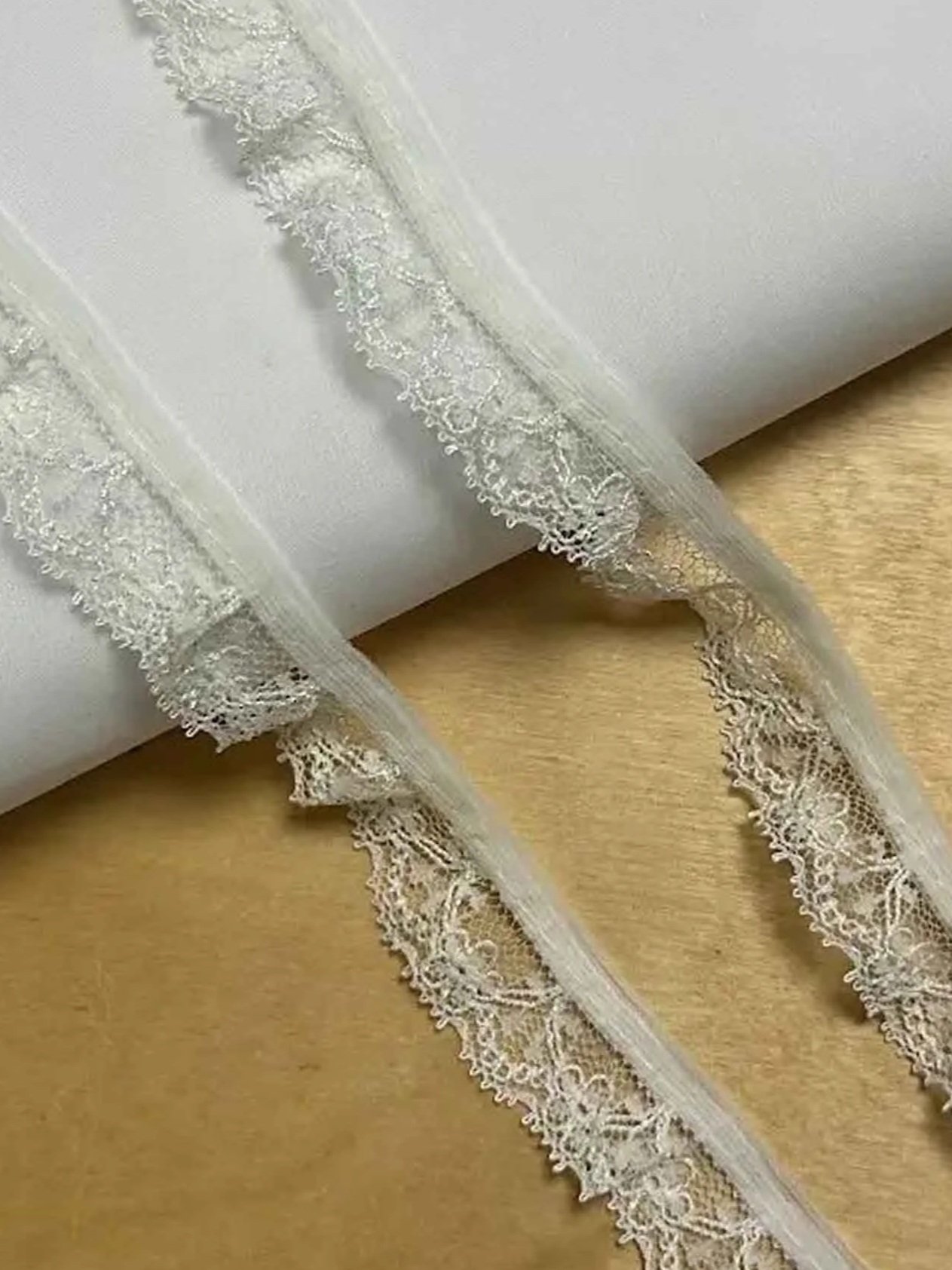 Cream Gathered Lace 2cm Trim