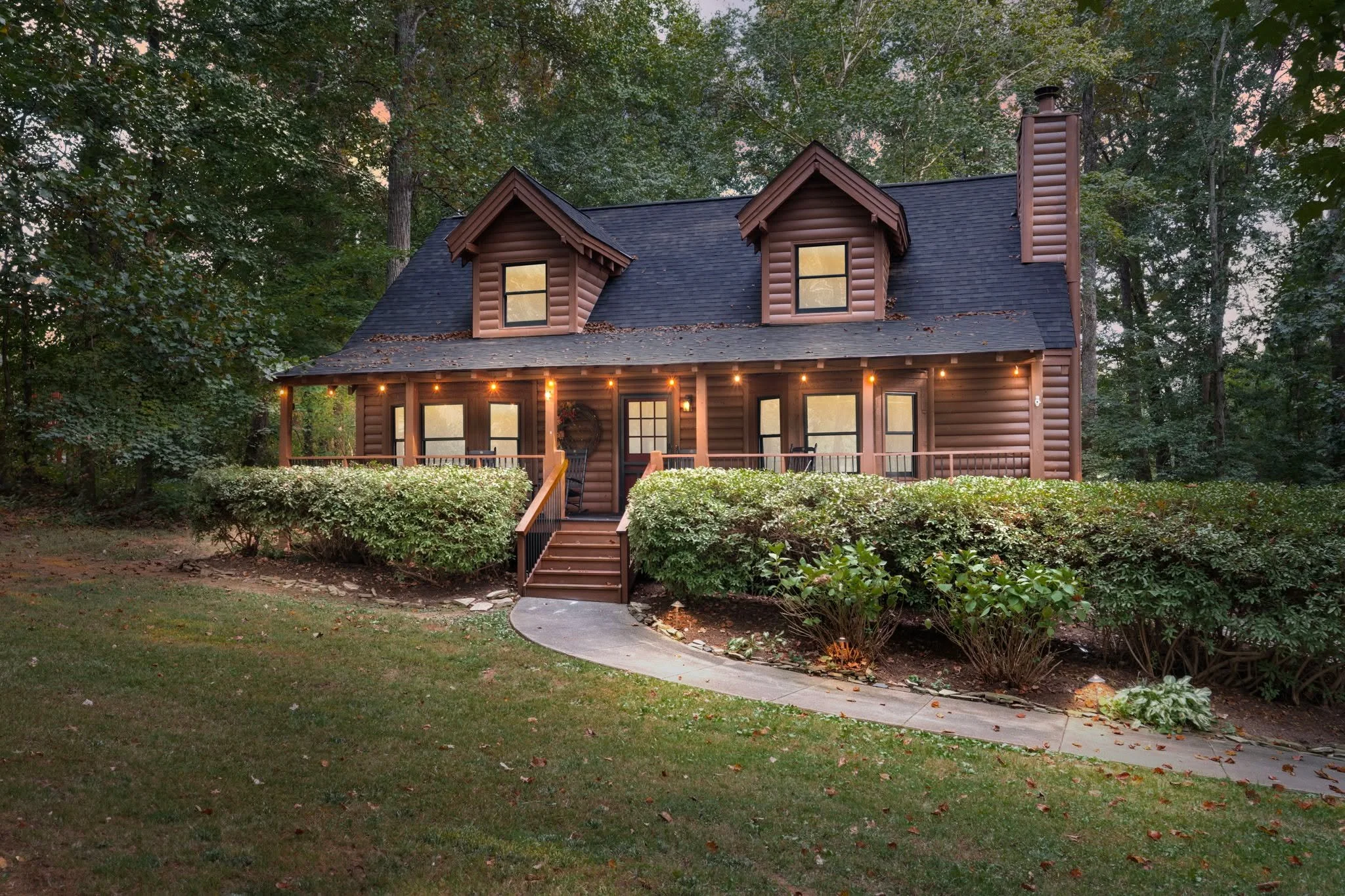 ☕️ Ever dream of a little cabin getaway &mdash; but still being close to everything?
This Lewisville log cabin gives you exactly that.

Tucked on a private lot, it&rsquo;s full of cozy charm: a stone fireplace, an open living area that feels instantl