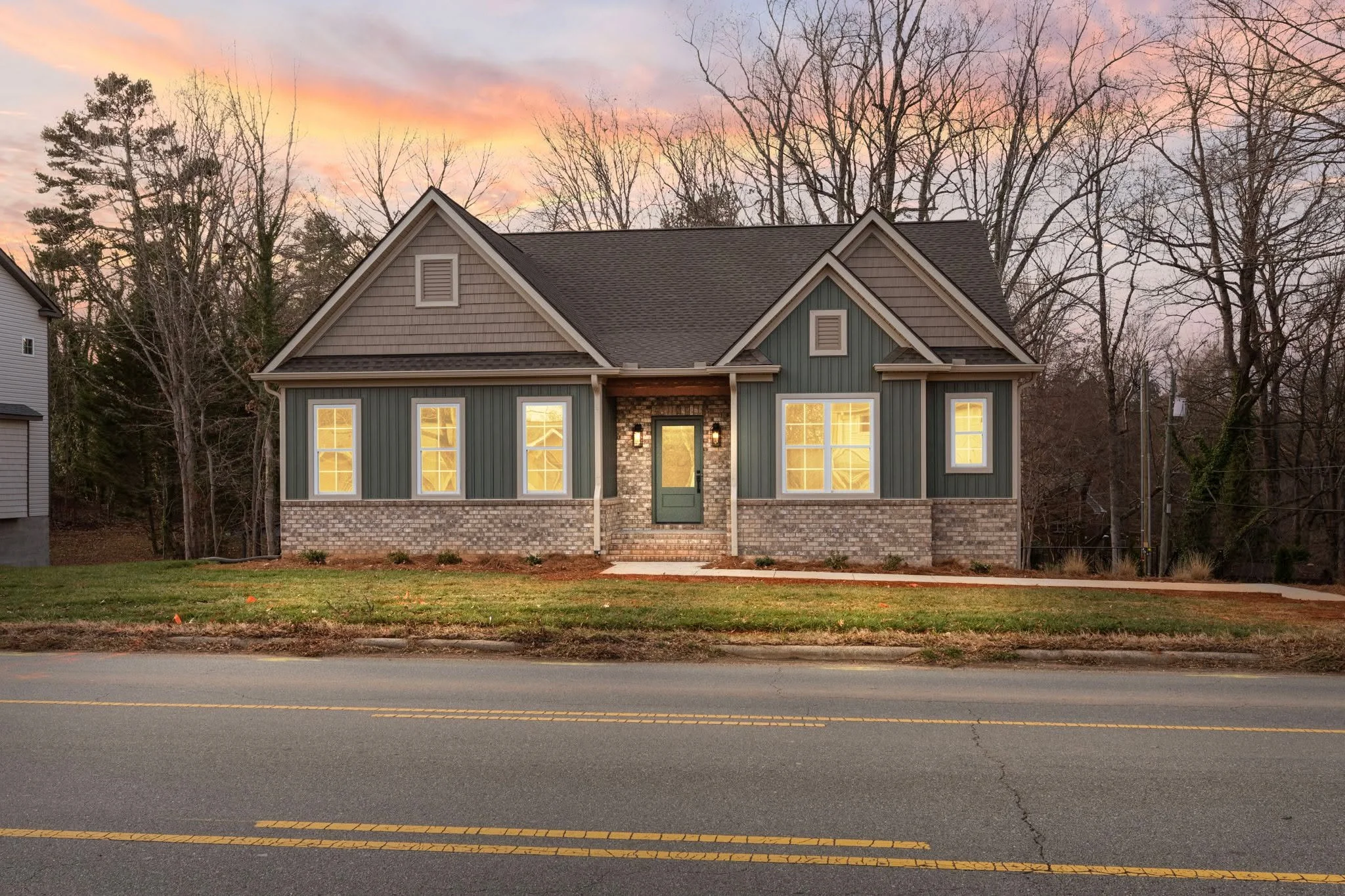 Location and quality craftsmanship meet in this new custom built home by Woodbourne Properties in Winston Salem. 

Featuring 9&rsquo; ceilings, LVP flooring, and an open-concept layout, the main level flows seamlessly between the living, kitchen, and