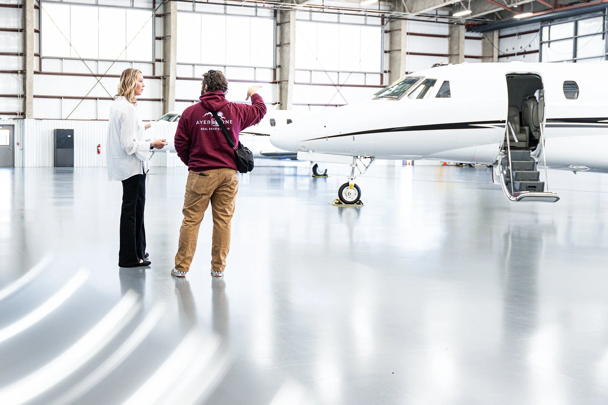 Behind the scenes at the airport with @brickbrass ✈️
Creating visuals that feel true to who our clients are is always the best part. This one was a blast. Grateful for collaborations like this.

.

.

.

#WinstonSalemNC #BehindTheScenes #realtorlife 