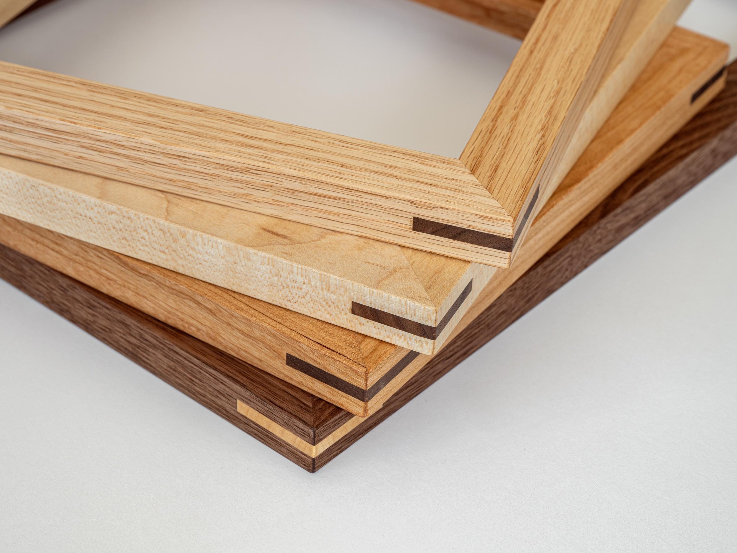 Handmade 'Classic' Style custom picture frame, Artisan solid hardwood picture frame, Precision mitered corners with contrasting wood splines