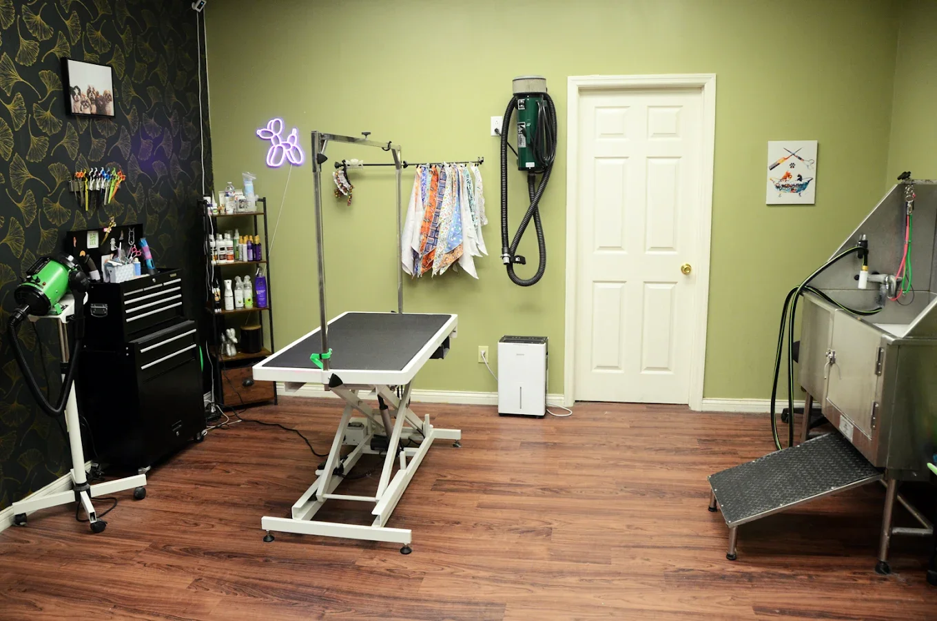 salon side picture.webp