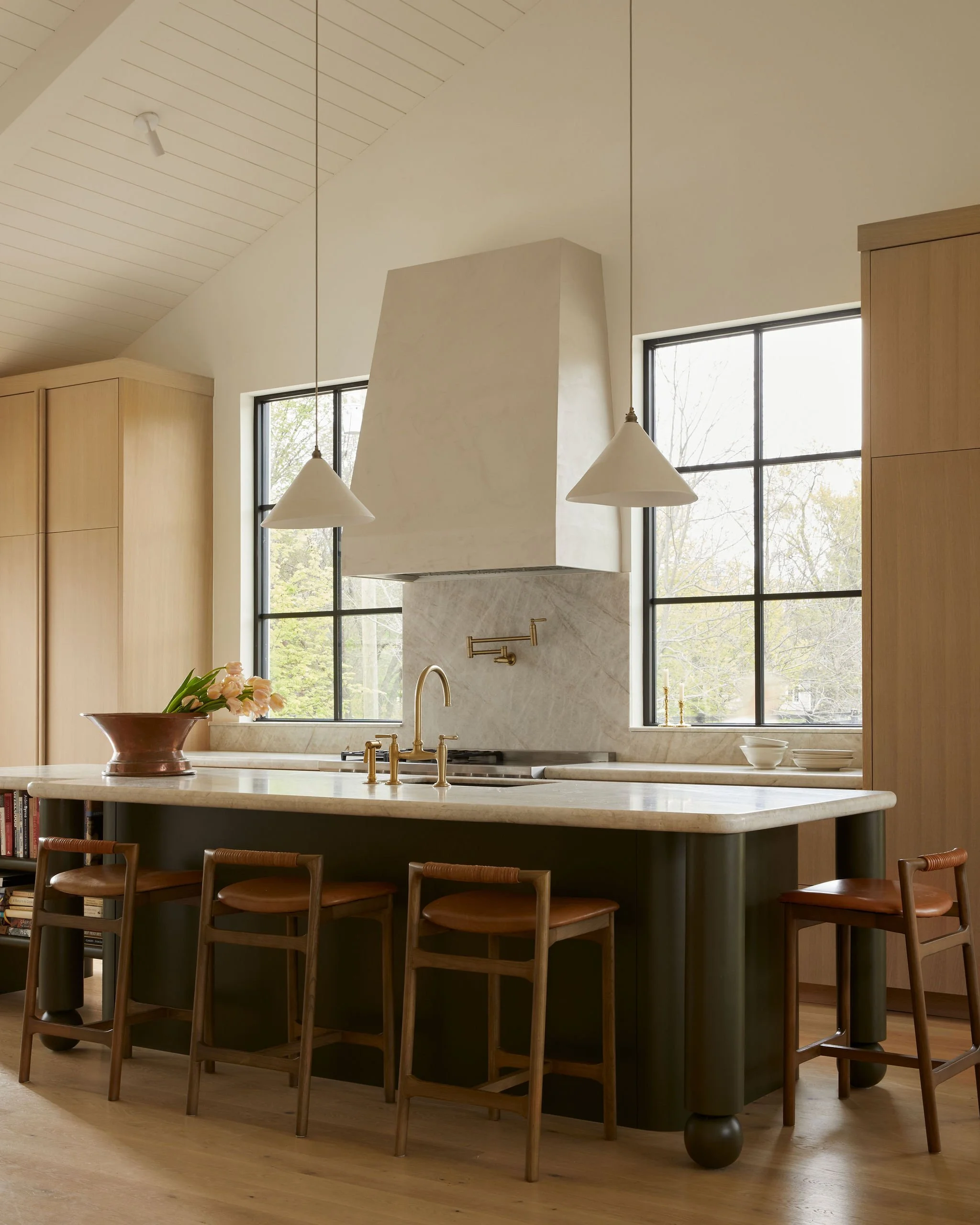  HOUSE & HOME 
 
 Dundas Farmhouse 