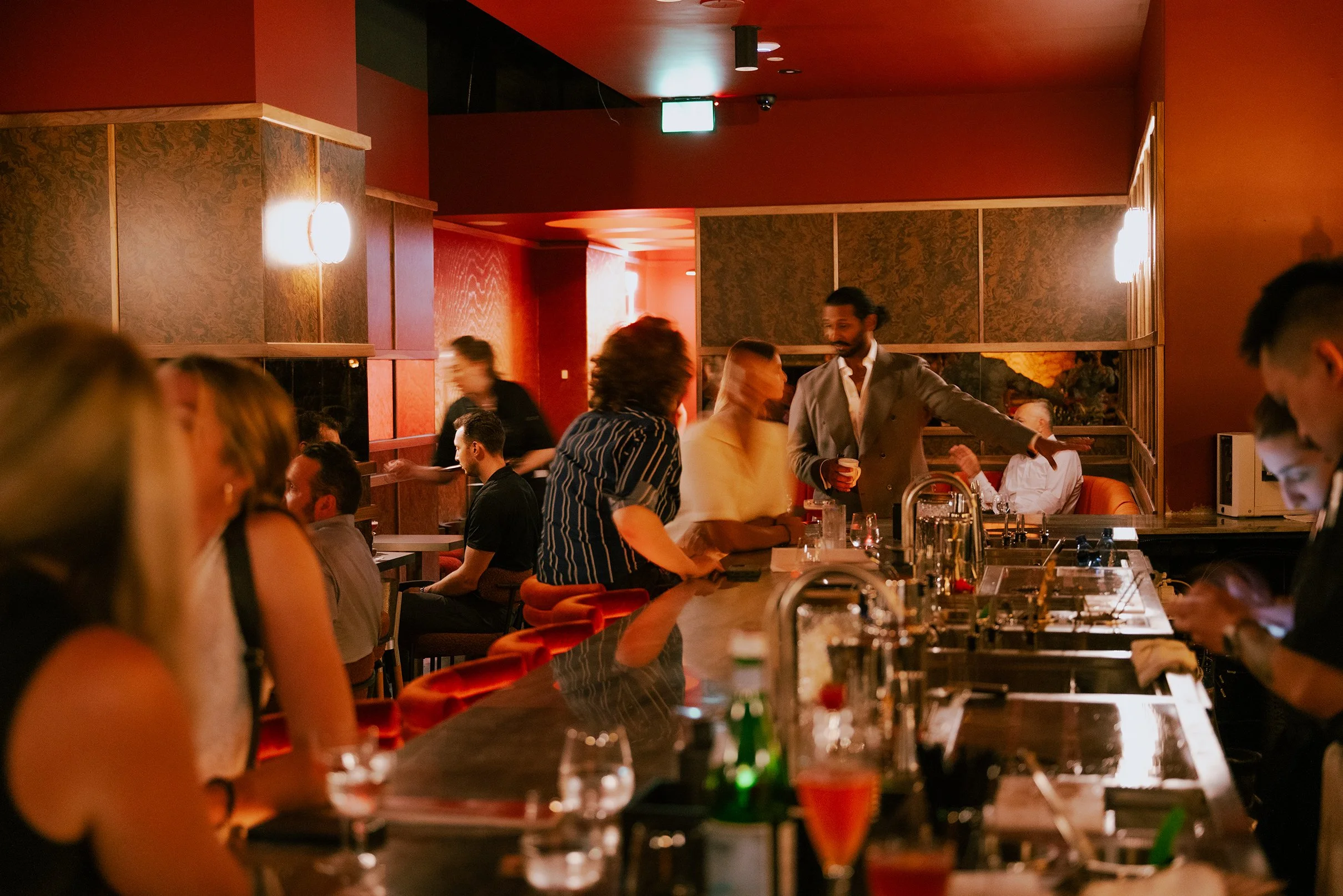  DESIGNLINES MAGAZINE 
 
 Eloise & Bar Cart 