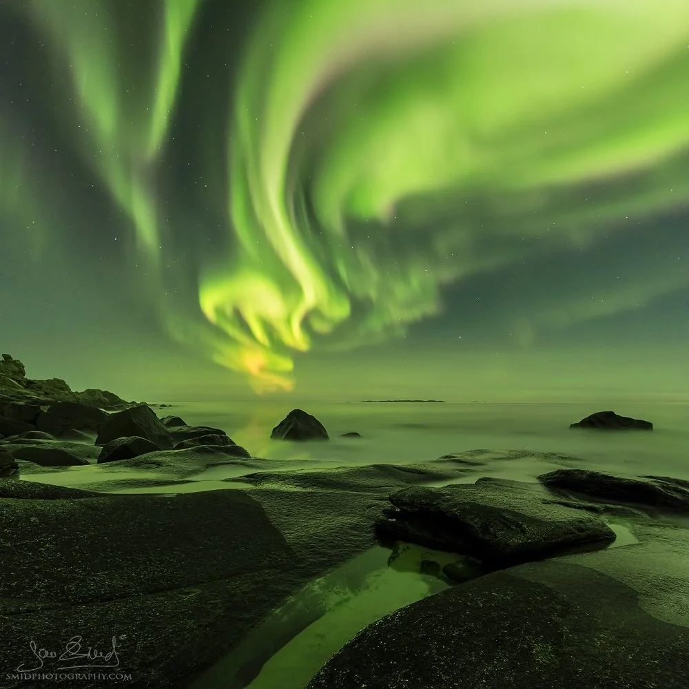 Square panorama "Dancing Queen" featuring a vivid Aurora Borealis over Uttakleiv beach, Lofoten Islands. Panoramic night photography by Jan Smid, Master QEP, 2017.