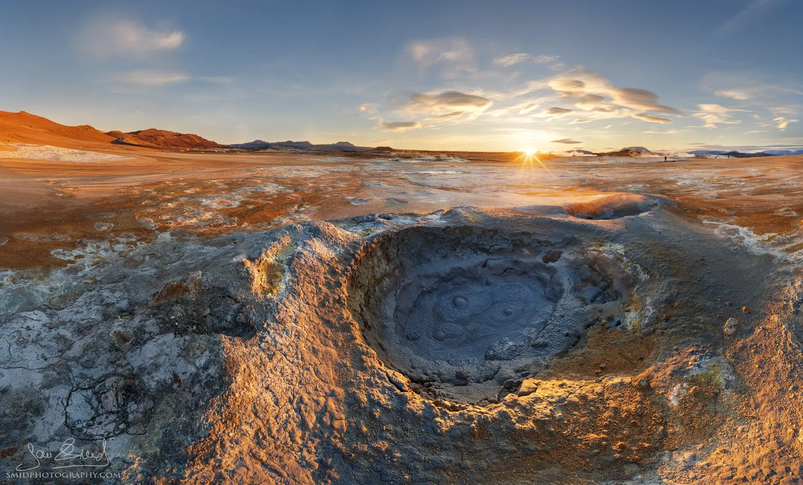 Geothermal landscape near Mývatn, Iceland, captured in warm autumn colors during Jan Smid’s Iceland Photo Expedition. Dramatic volcanic terrain with steam vents and autumn tundra. Photographed by Jan Smid, Master QEP.