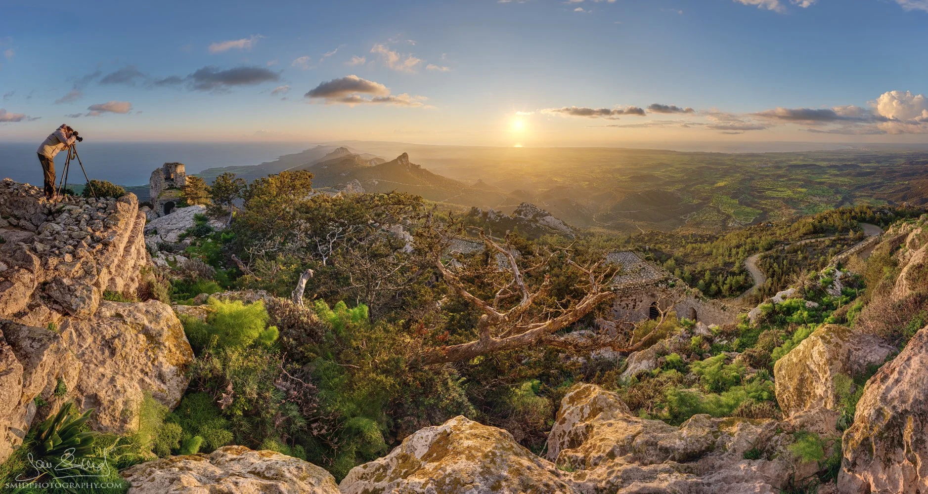 Sunrise in the Kyrenia Mountains in Northern Cyprus photographed during Jan Smid’s Cyprus Photo Expedition in February 2026. Soft morning light illuminates the rugged Mediterranean mountain landscape as the sun rises above the horizon.