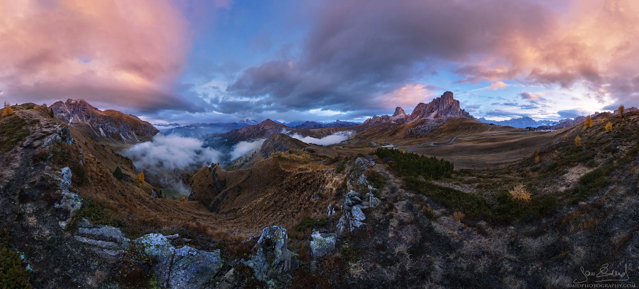Award-winning 360-degree autumn panorama of Passo Giau in the Dolomites by Jan Smid, Master QEP.