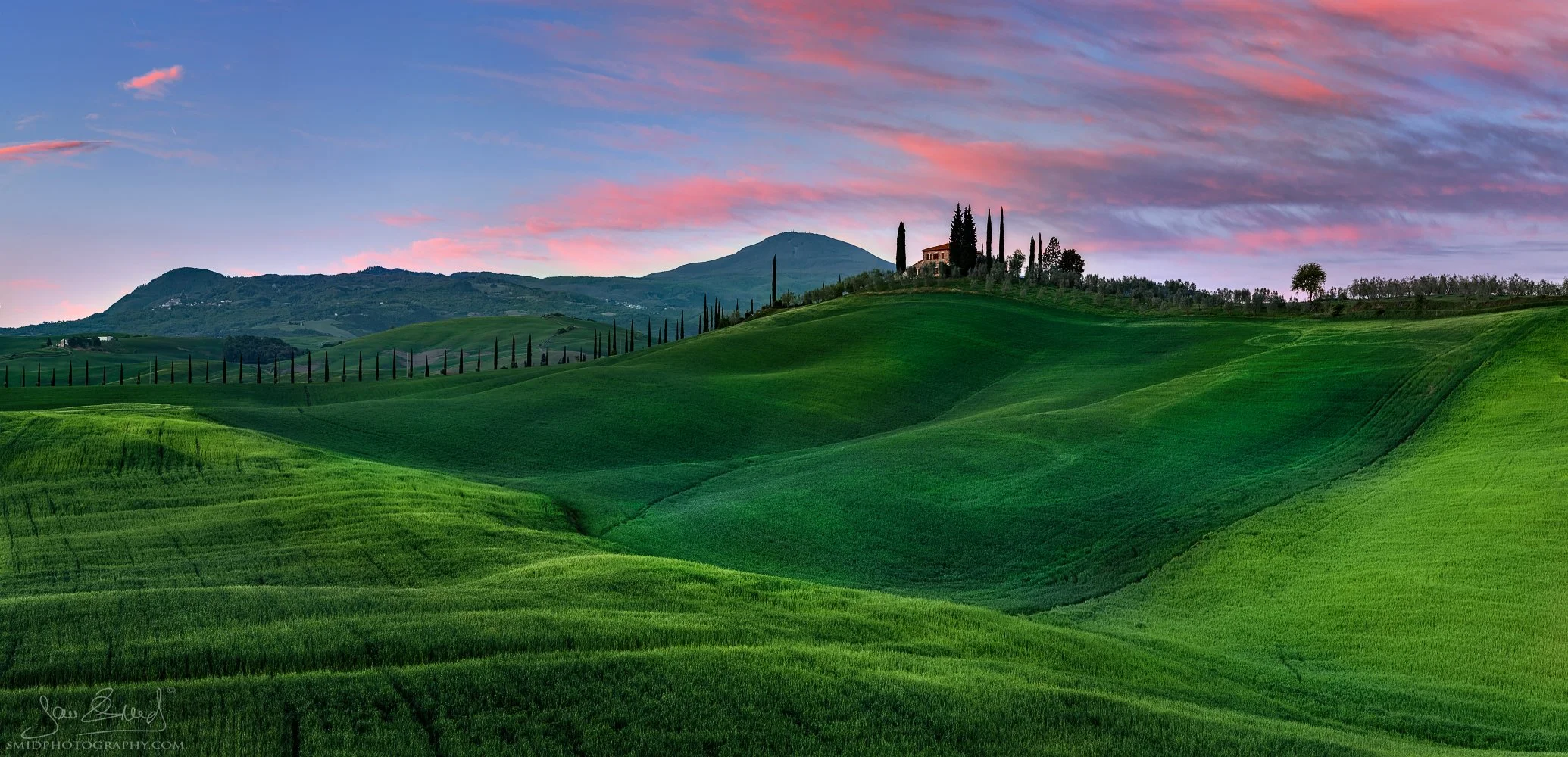 Tuscan Velvet: 2017 pre-sunrise panorama of rolling green hills in Val d'Orcia. A unique vantage point discovered by Jan Smid, Master QEP, scouting Tuscany since 2017.