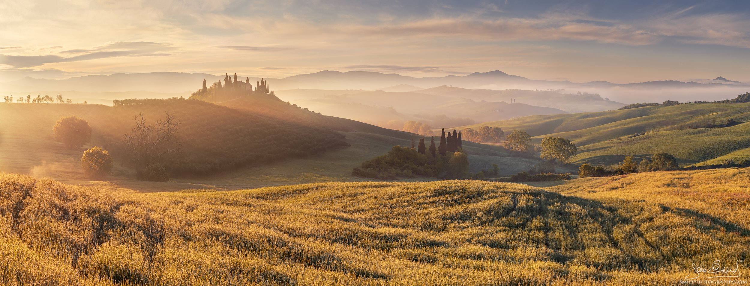 The Spring Belvedere: Award-winning 2019 sunrise panorama of Podere Belvedere from a secret vantage point. 60-frame masterpiece by Jan Smid, Master QEP.
