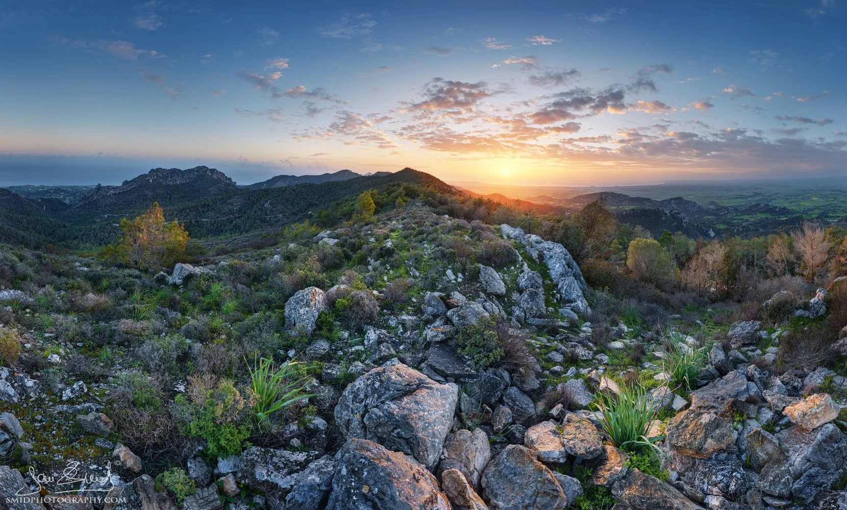 Sunrise in the Kyrenia Mountains in Northern Cyprus photographed during Jan Smid’s Cyprus Photo Expedition in February 2026. Soft morning light illuminates the rugged Mediterranean mountain landscape as the sun rises above the horizon.
