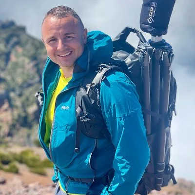 Landscape photographer Jan Smid during field-based photography training.