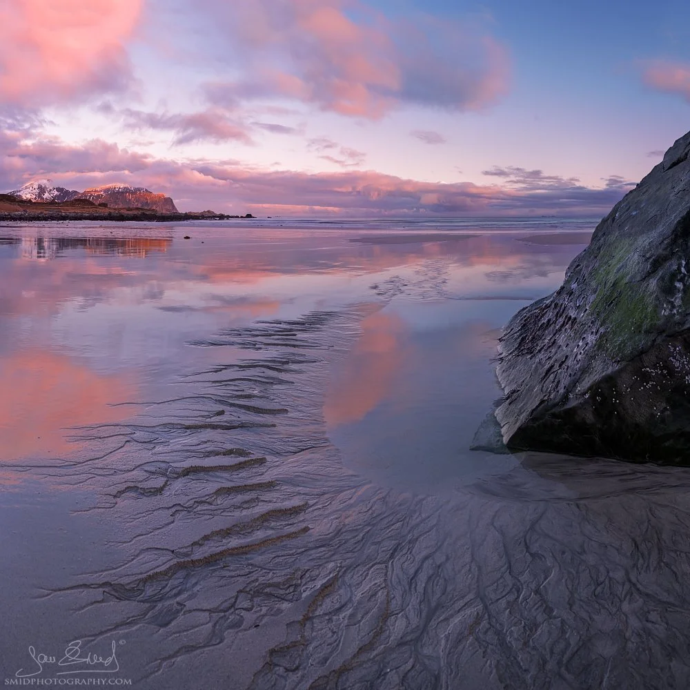 Sunrise panorama of Skagsanden beach on Flakstadøya, Lofoten Islands. Panoramic landscape photography by Jan Smid, Master QEP, from our 2016 international expedition.