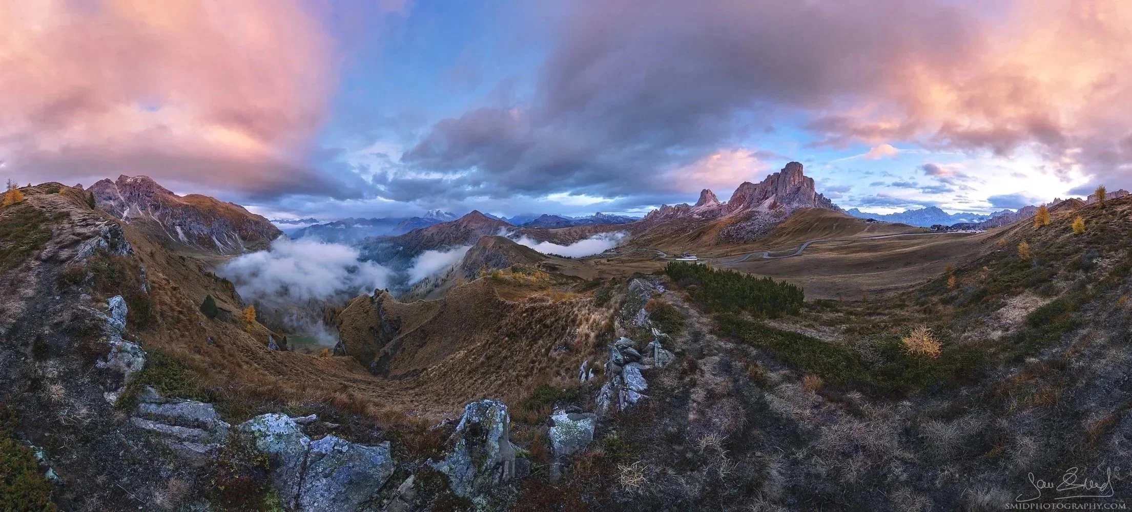 360-degree panoramic landscape of Passo Giau in the Dolomites, used as a workflow masterclass example by Jan Smid, Master QEP.