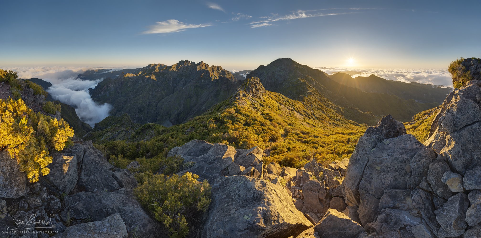 Exclusive panoramic sunset view from a secret scouting location near Pico Ruivo, Madeira, with no crowds, during Jan Smid’s photo expedition.