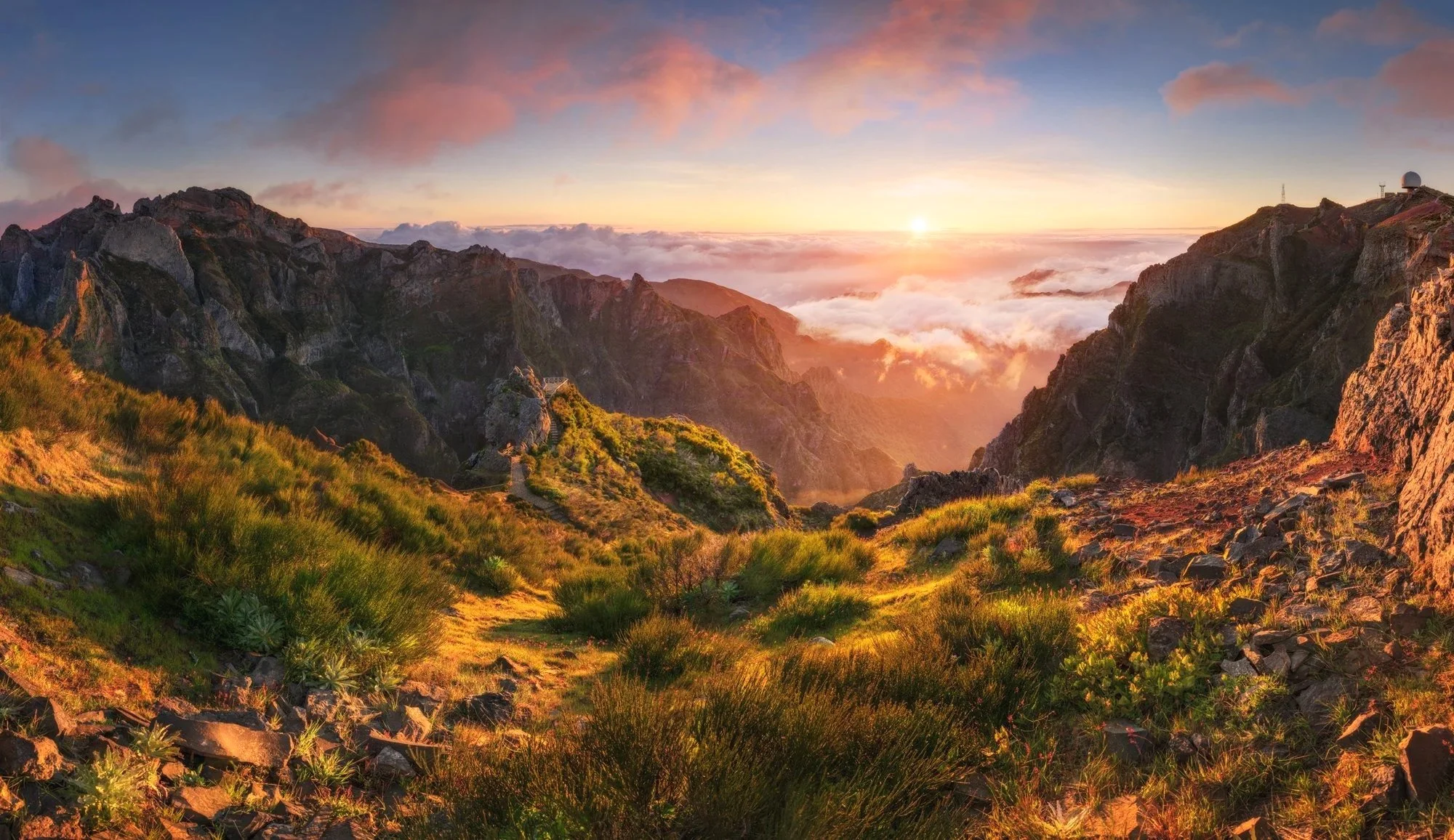 Jan Smid Master QEP: Sunrise above sea of clouds at Pico do Arieiro, Madeira. Award-winning landscape photography expedition and workshop.
