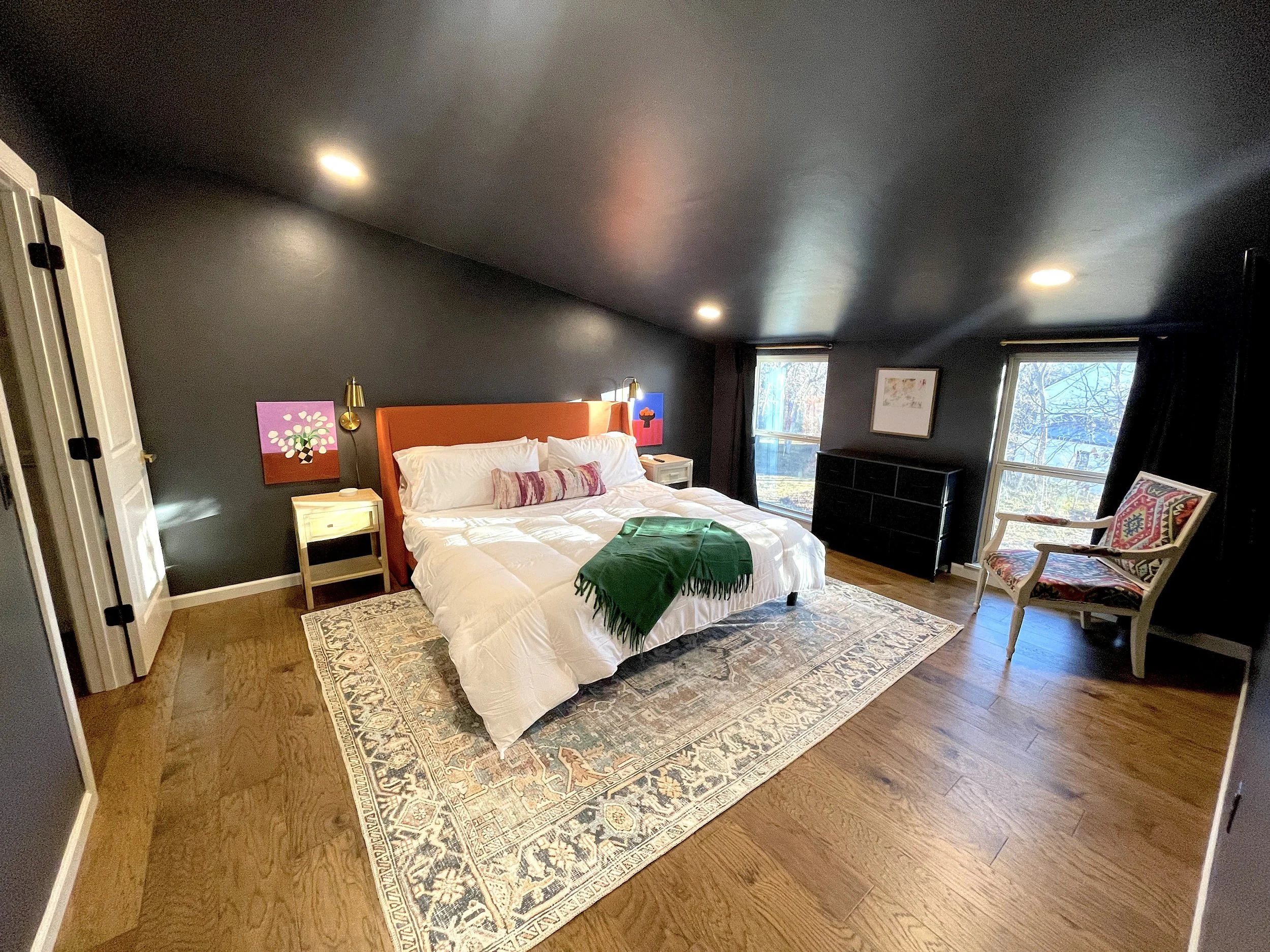 Black bedroom.JPG