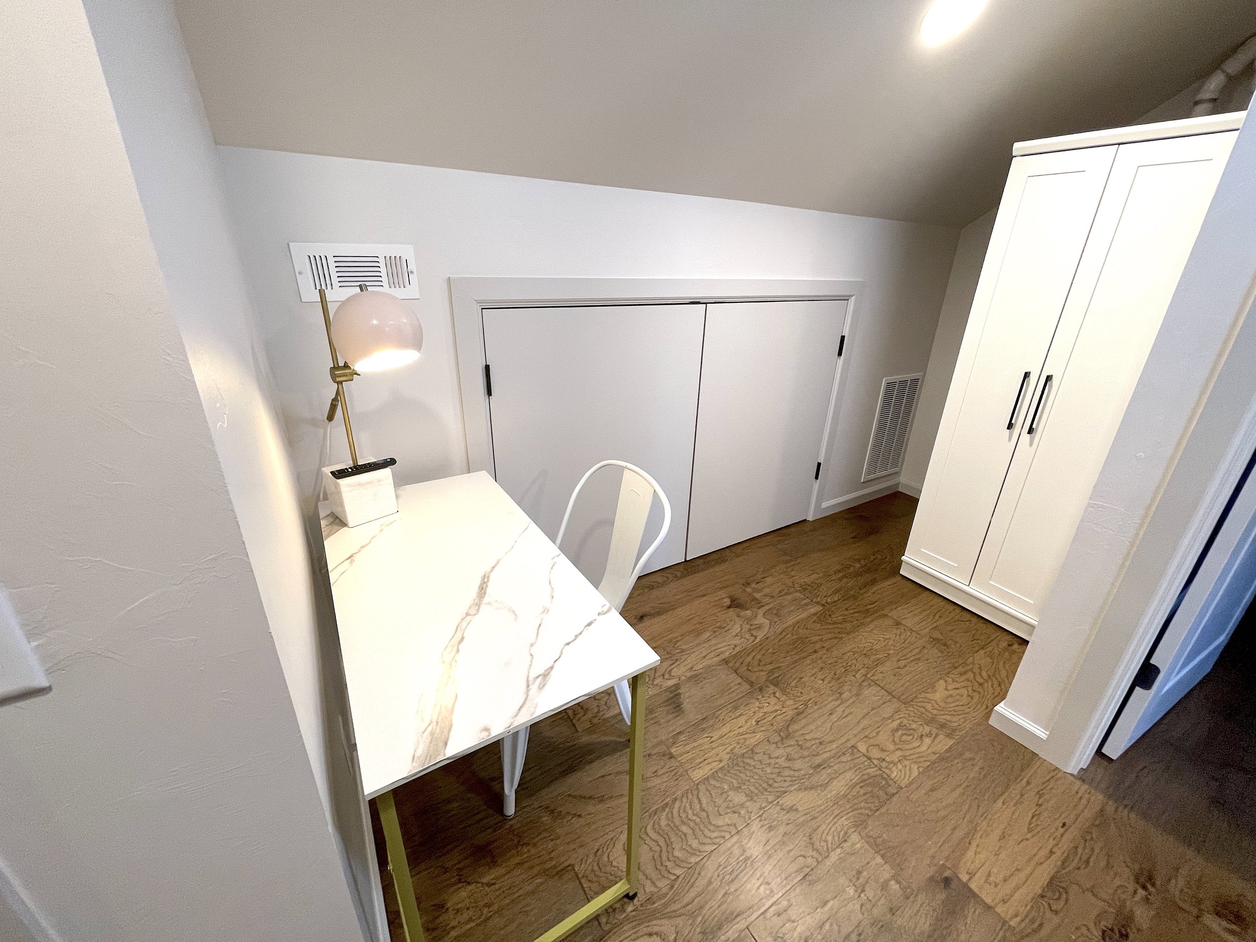 Small office area with storage closetJPG.JPG