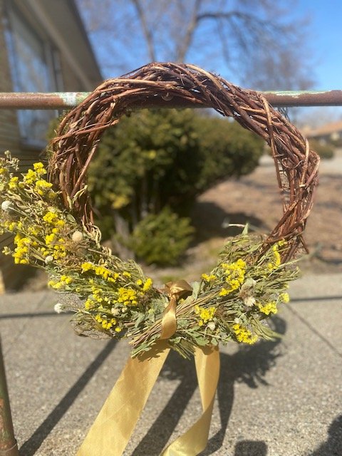 Woody Spring Wreath - 16"