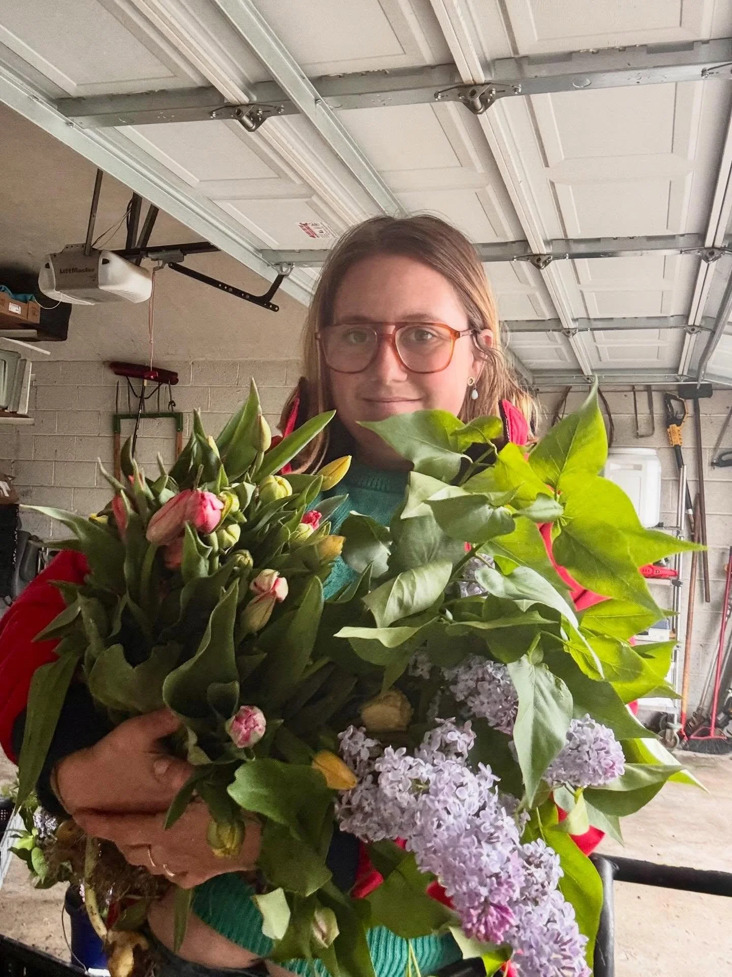 Back at it this week with lilacs and tulips @easternmarket with @keepgrowingdetroit in Shed 2 🔥💐this cold spring weather means less crowds