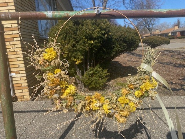 Sunny Spring Wreath - 14"