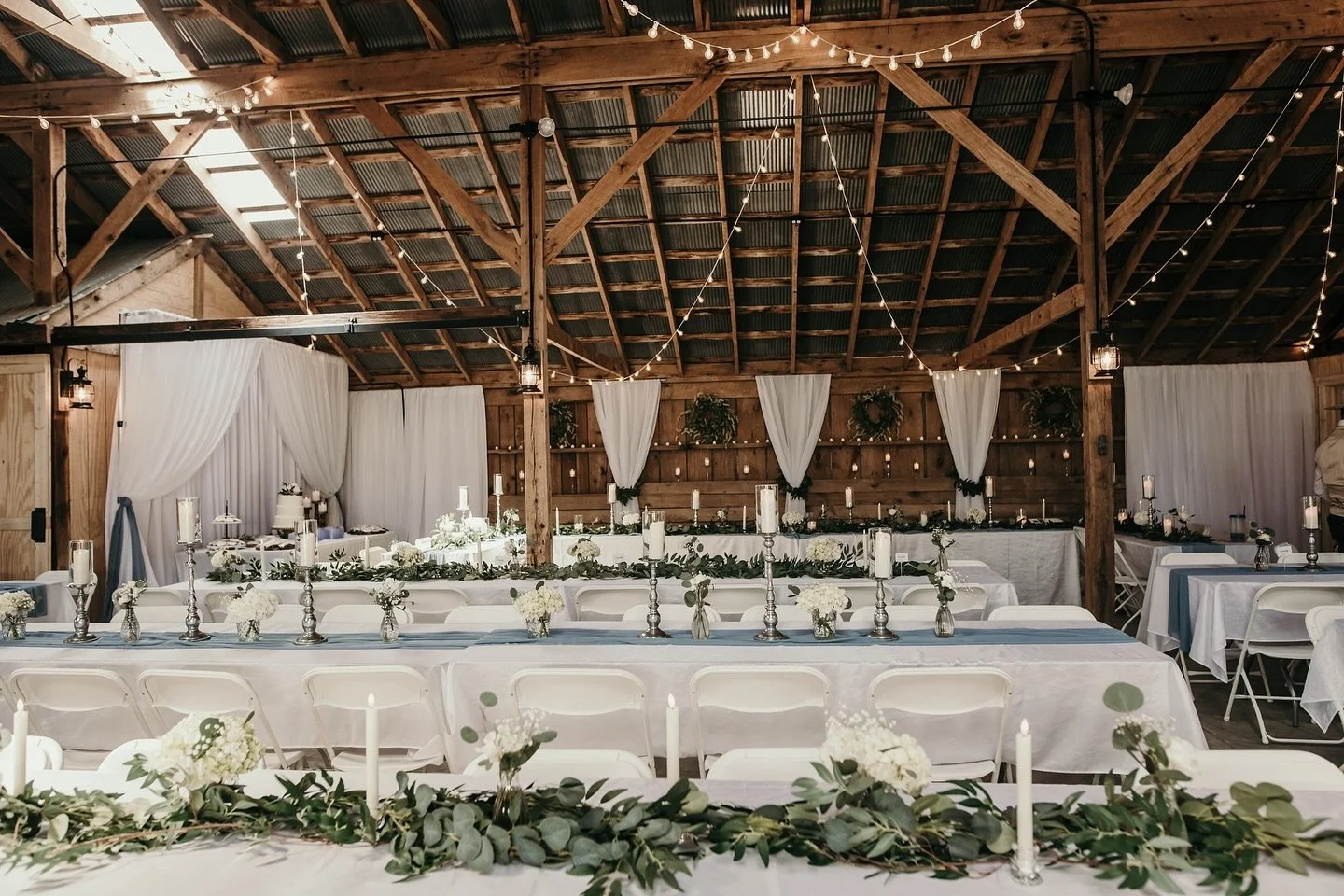 We have a lot of people asking if we can decorate!  The answer is YES! I offer several customized decorating packages for you to choose from.  Please let me know your budget and what you are wanting.  I would love to work with you on creating your dr