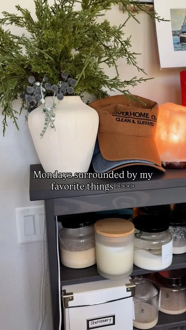 A room that gives book lovers and candle enthusiasts envy π just kidding, but truly would I be a candle maker if I didn’t keep all of my concoctions in my favorite creative space?!
Also did you peep the hats ππ what do we think? Would you r
