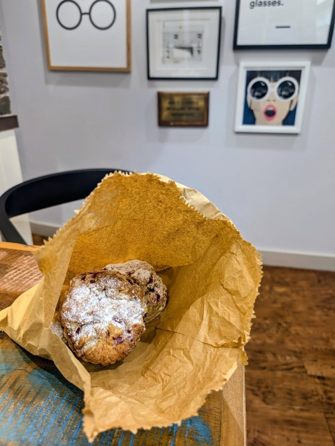 Surprise scones from @pomfretsofwetherby = happy team! Thank you so much 🥰

#sconetreat #localLove #supportlocal