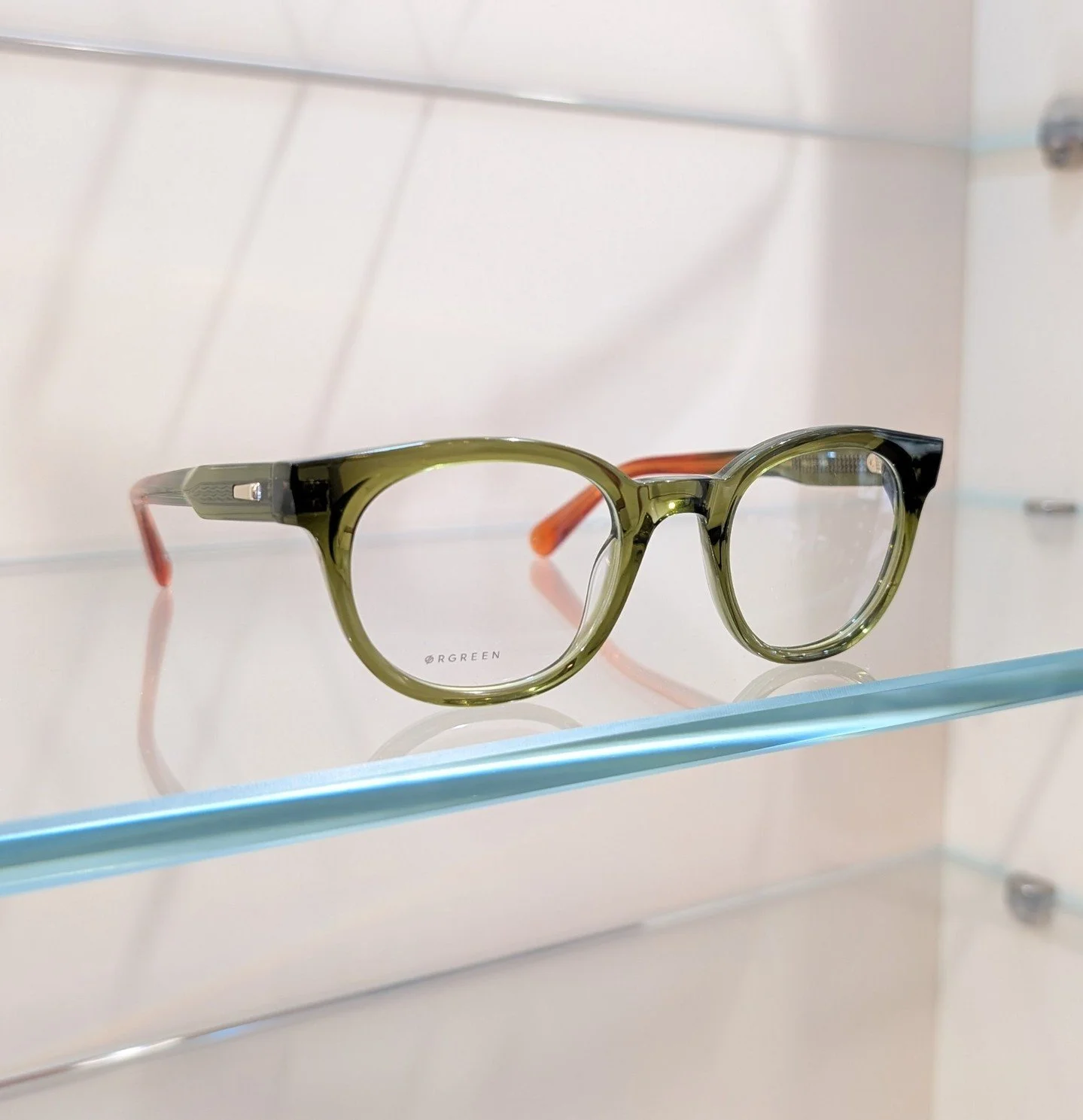 We&rsquo;ve just put this beauty on the shelf
Orgreen Rascasse A559 in Bottle Green with a pop of Crystal Mandarine.
One you really need to see in person.

#NewIn #EyewearWeLove #IndependentOpticians