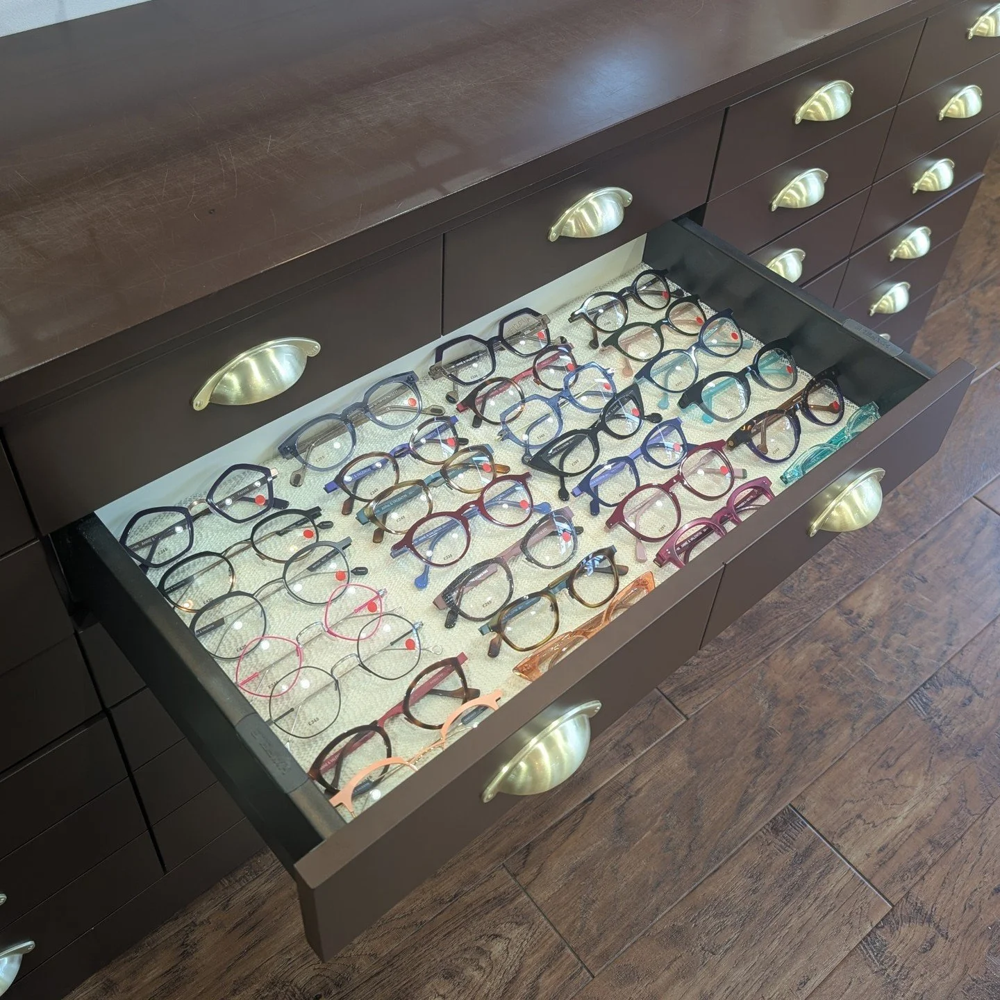 Thinking about a new look for the new year? 👓
All of our sale frames are 50% OFF, with a wide range of styles, colours and shapes to choose from.
Perfect if you&rsquo;re after a spare pair, a style refresh, or something a little different.
#EyewearS